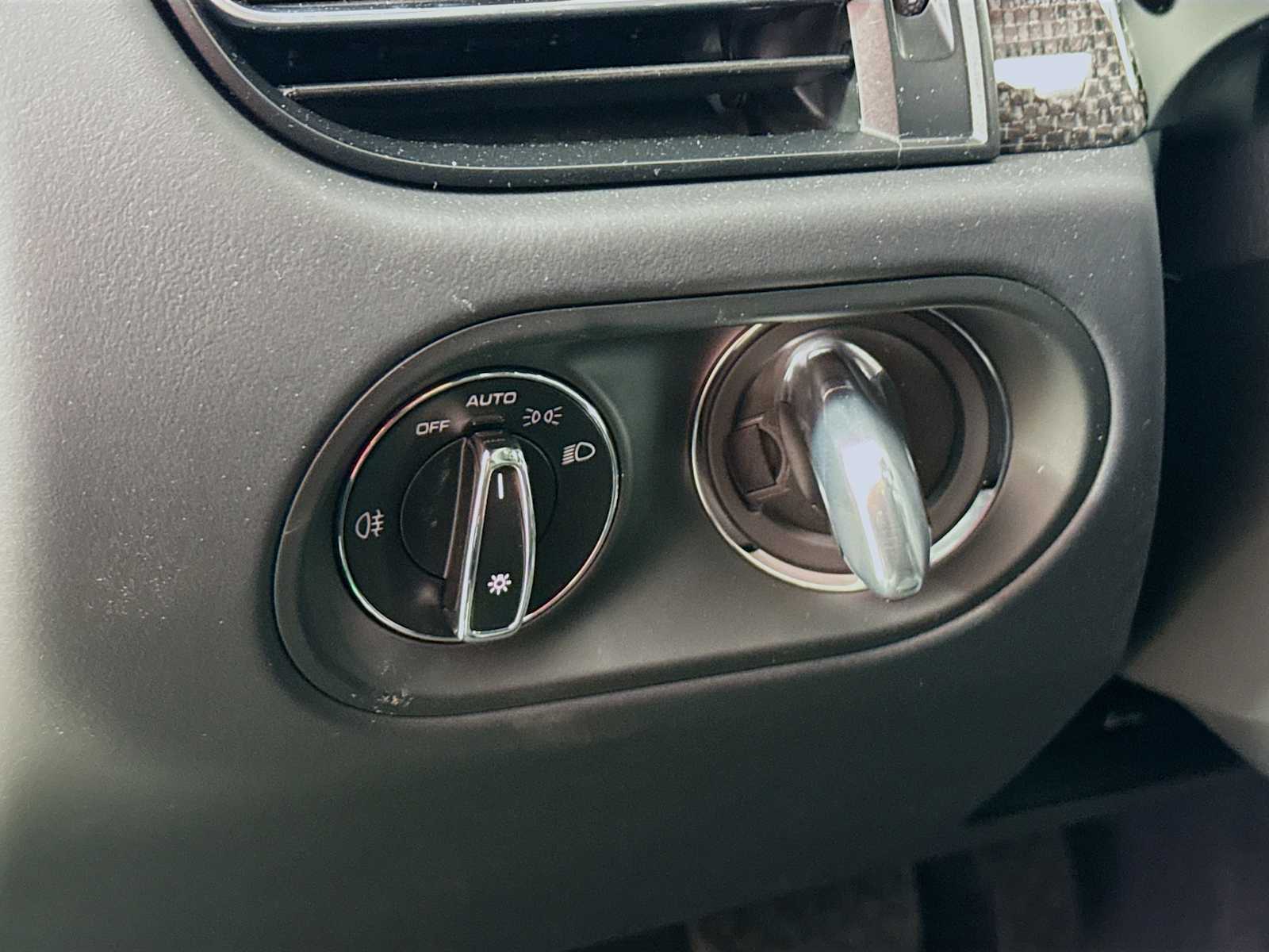 Thumbnail: 2025 Porsche Macan - 11