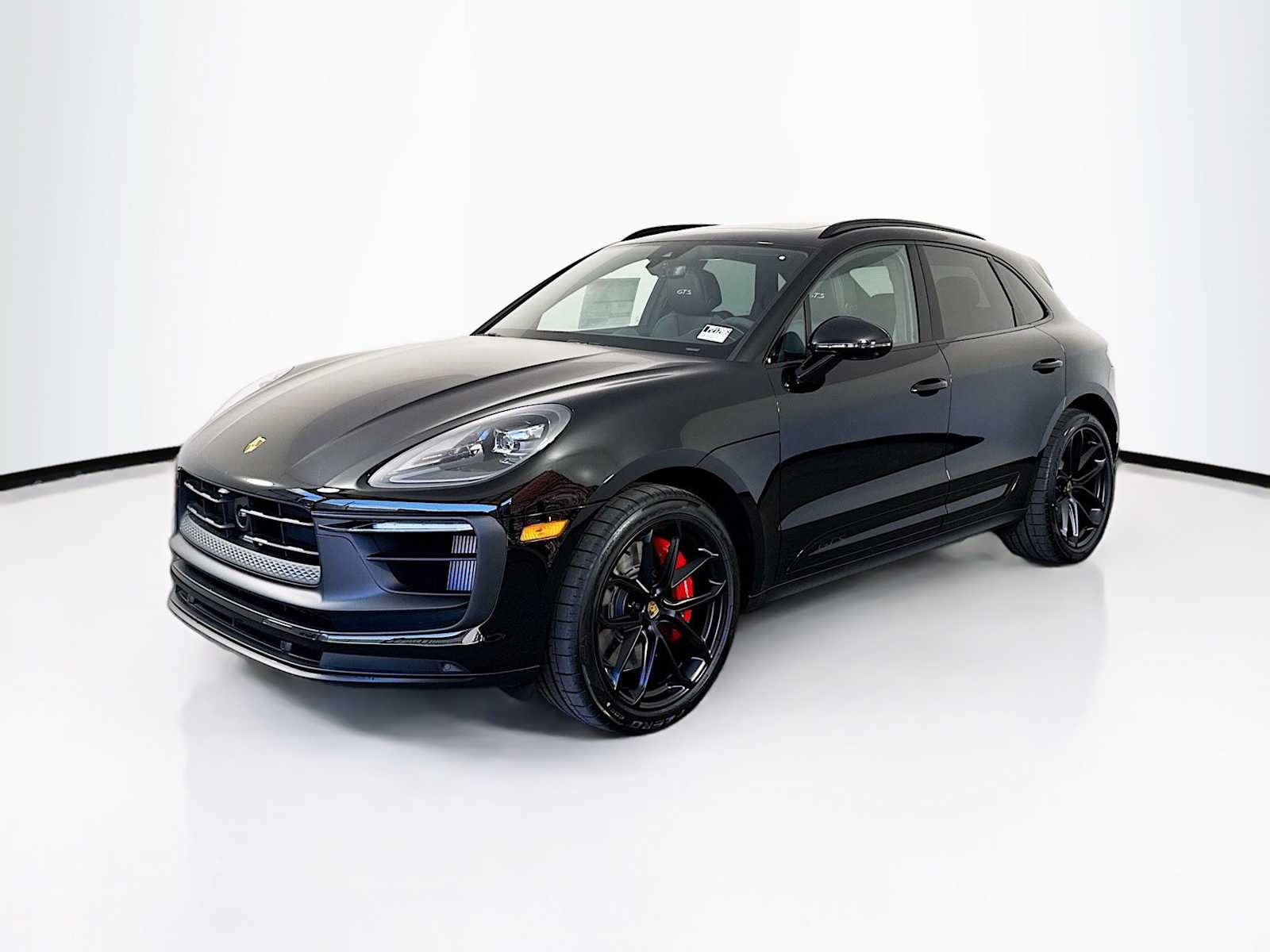 Thumbnail: 2025 Porsche Macan - 1