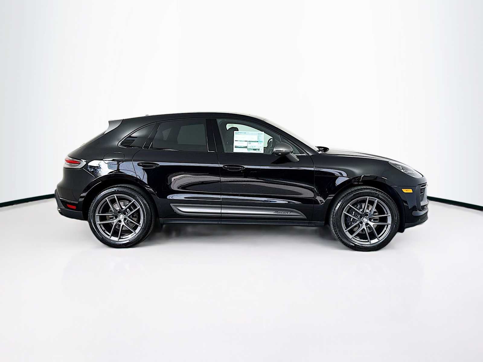 Thumbnail: 2025 Porsche Macan - 8
