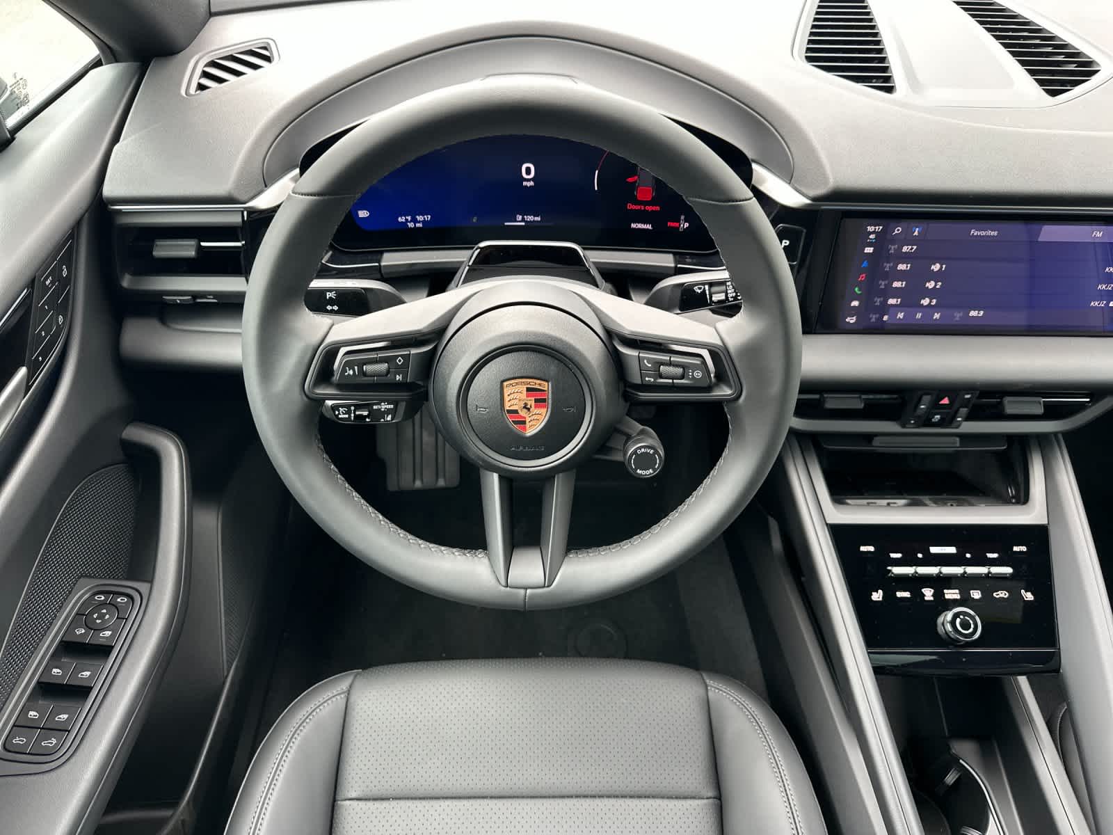 Thumbnail: 2026 Porsche Macan - 15