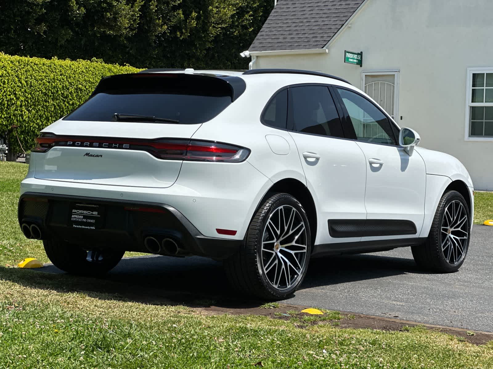 Thumbnail: 2026 Porsche Macan - 8