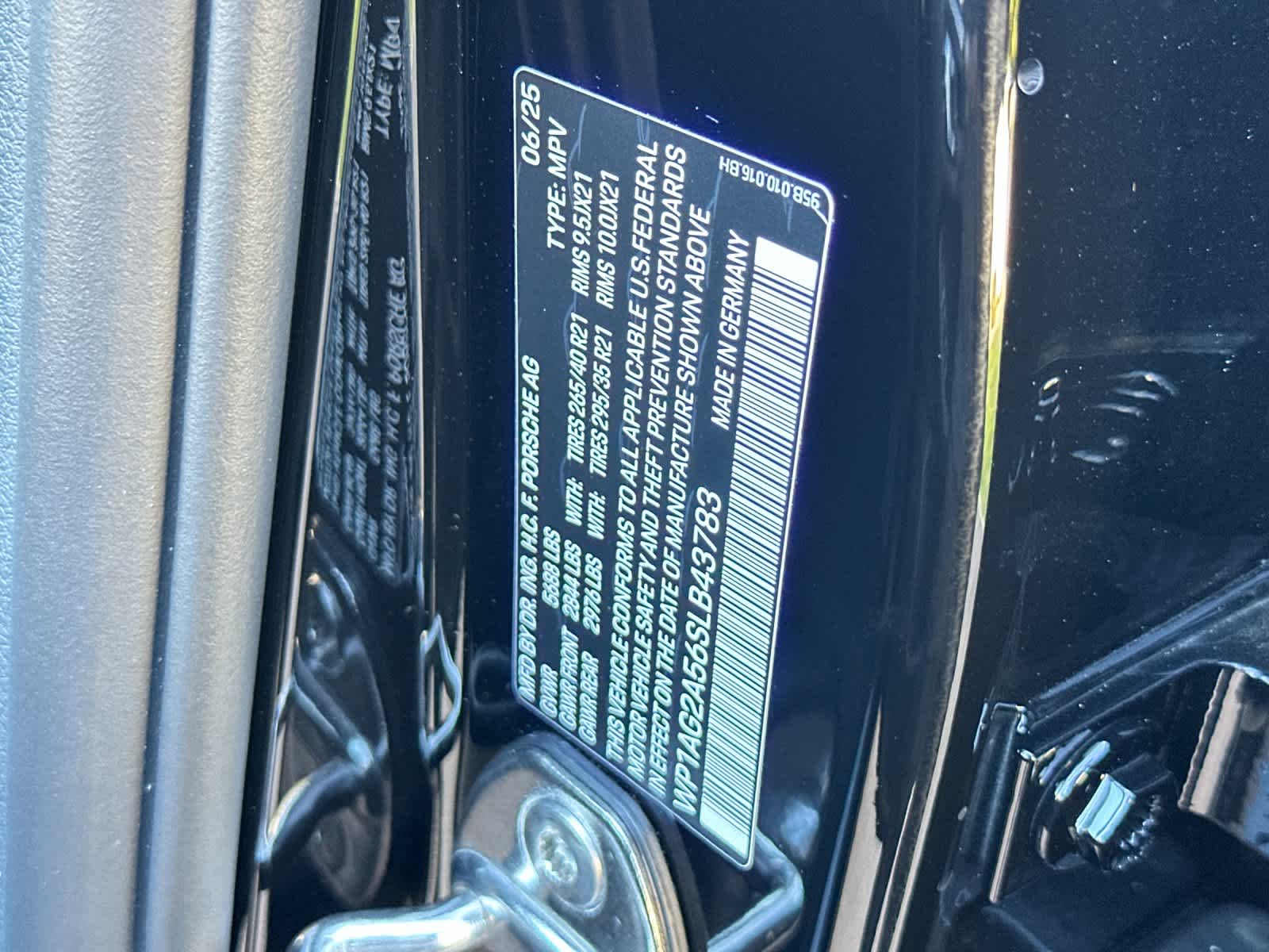 Thumbnail: 2025 Porsche Macan - 33