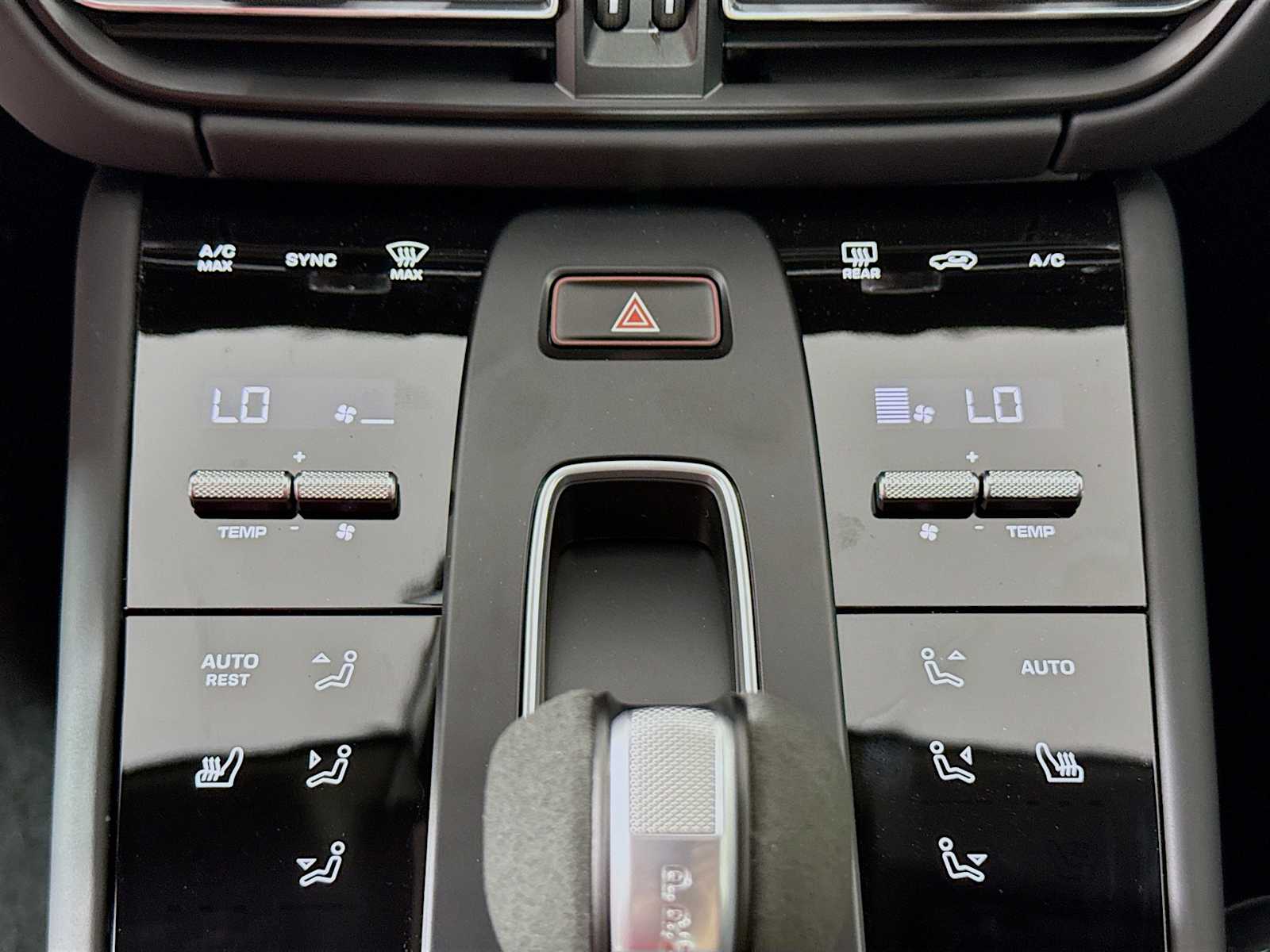 Thumbnail: 2025 Porsche Macan - 13