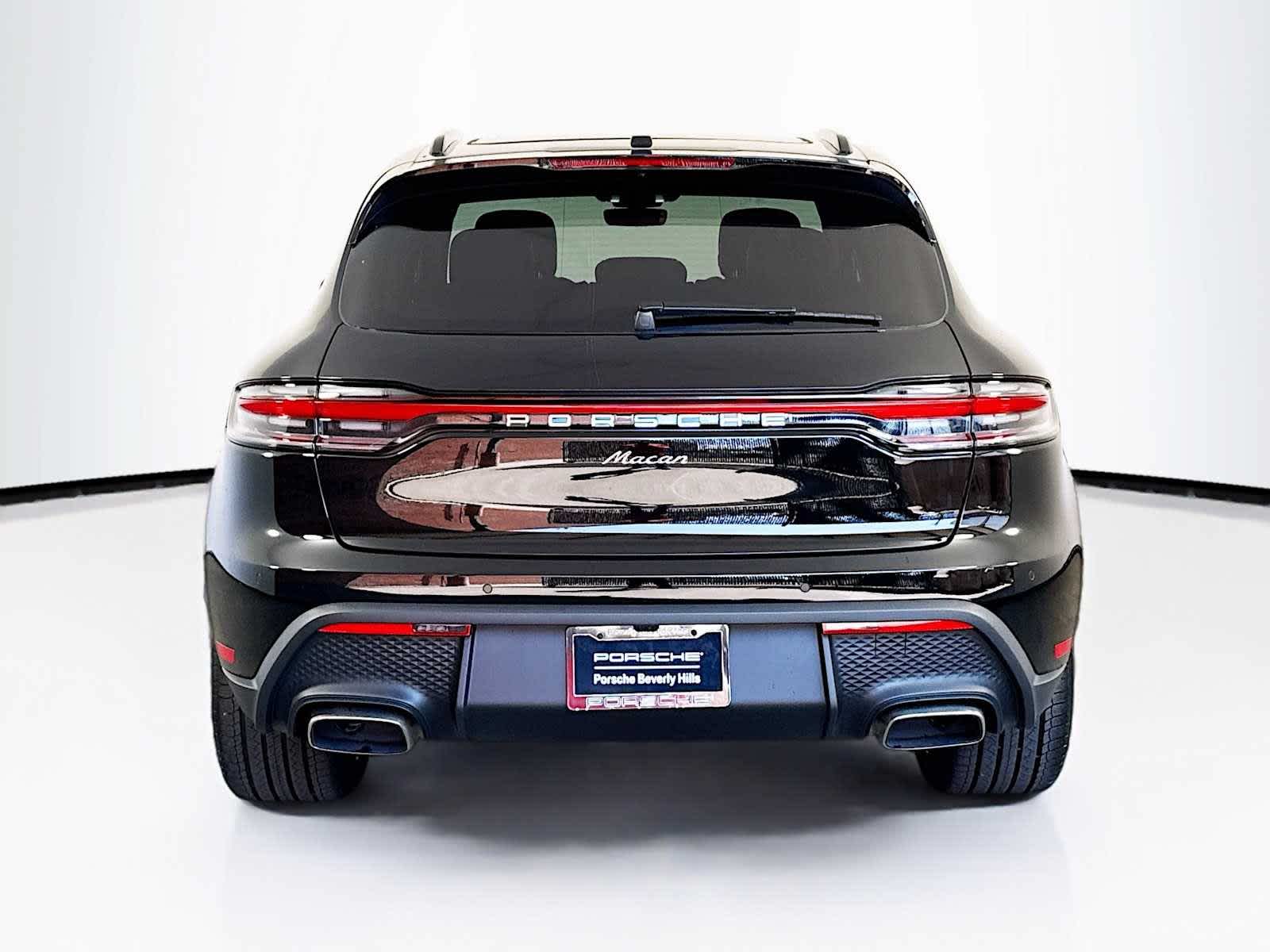 Thumbnail: 2025 Porsche Macan - 10