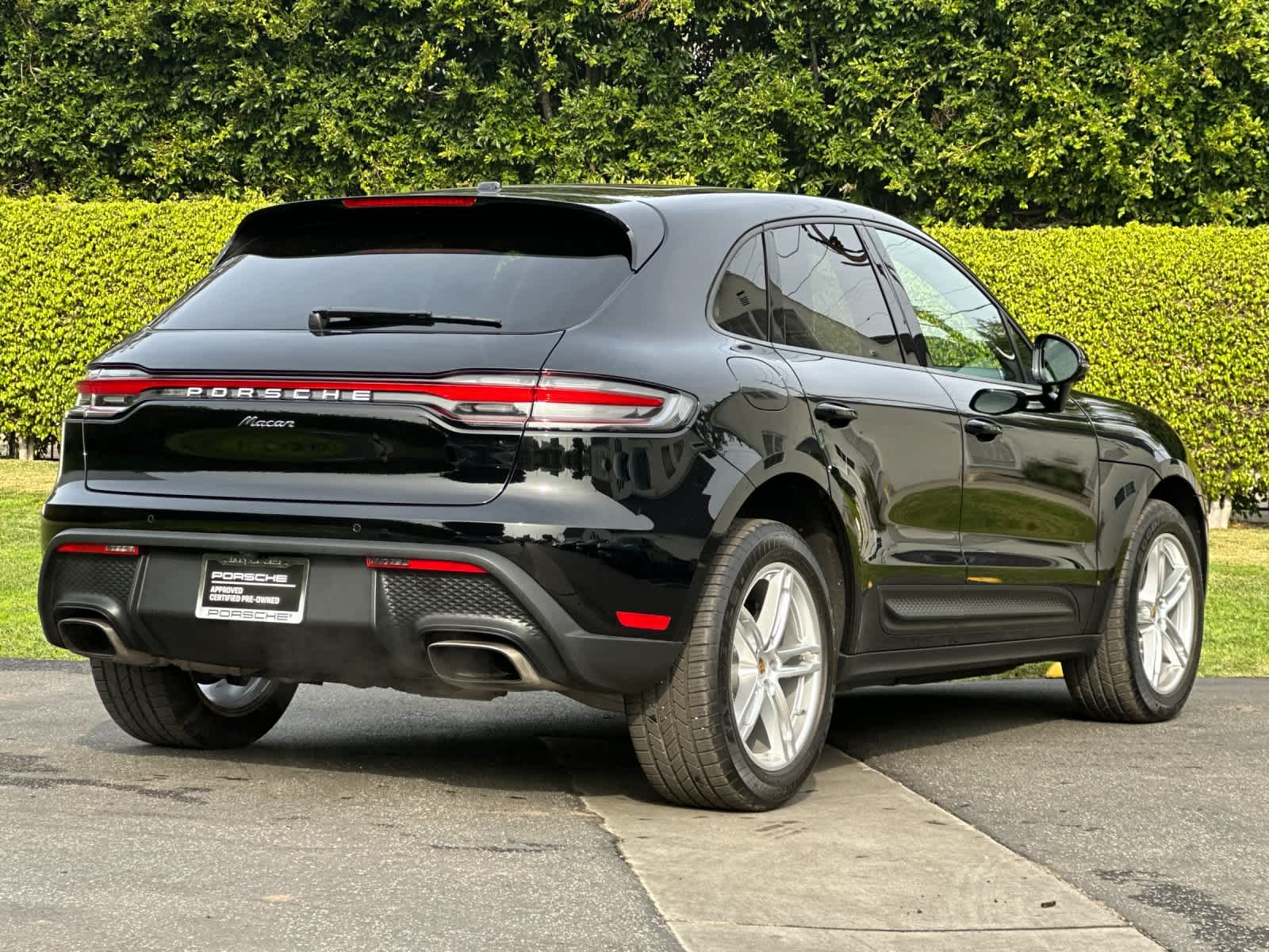 Thumbnail: 2025 Porsche Macan - 8