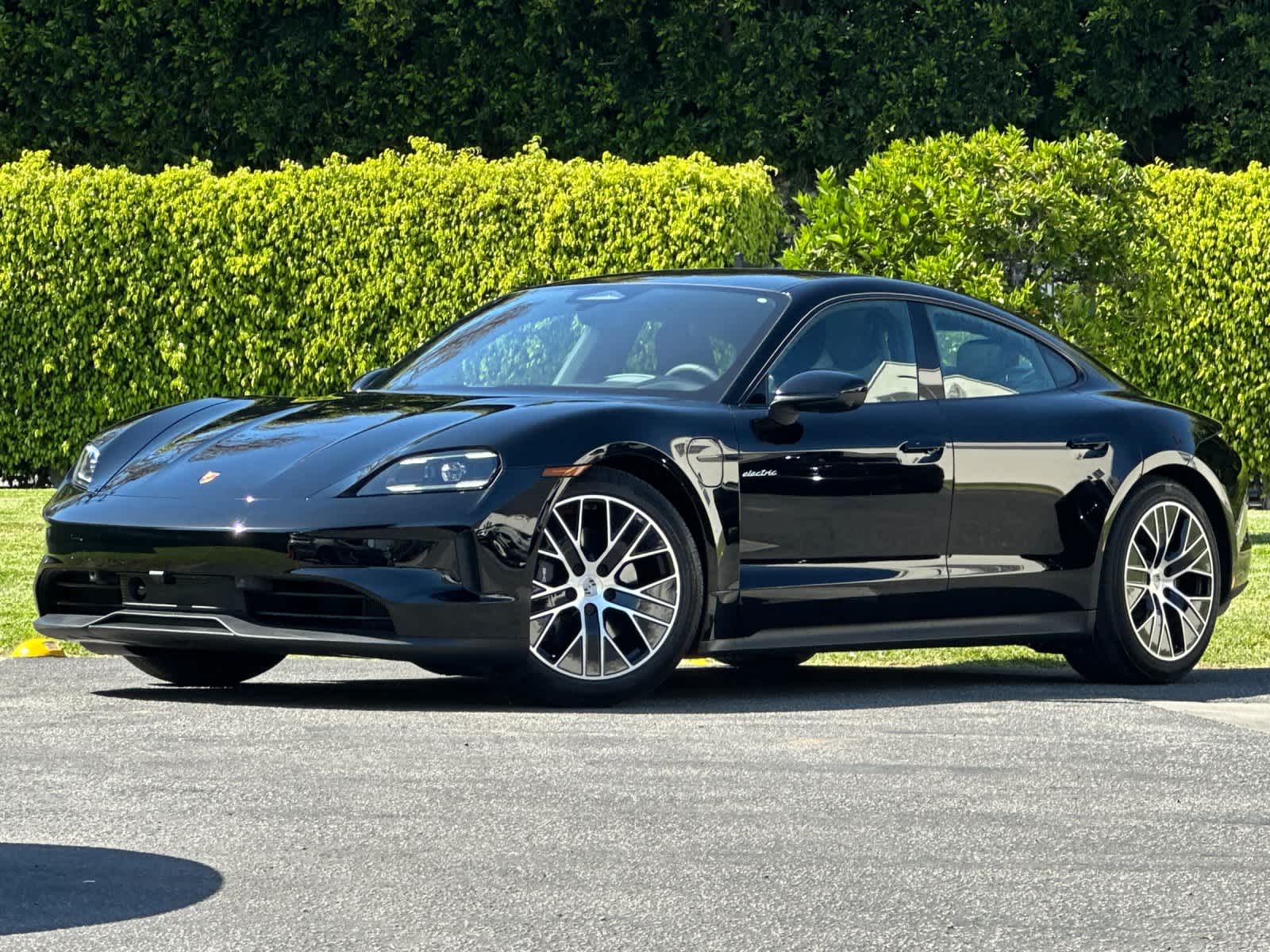 Thumbnail: 2026 Porsche Taycan - 1