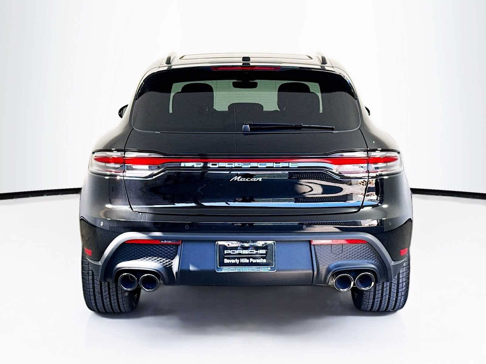 Thumbnail: 2026 Porsche Macan - 10