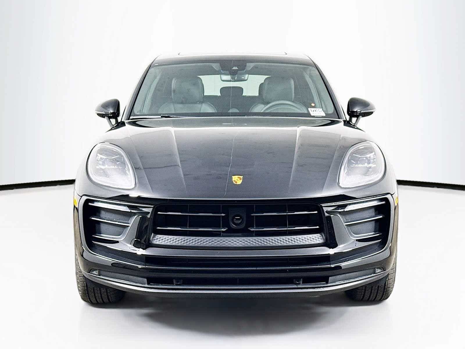 Thumbnail: 2026 Porsche Macan - 6