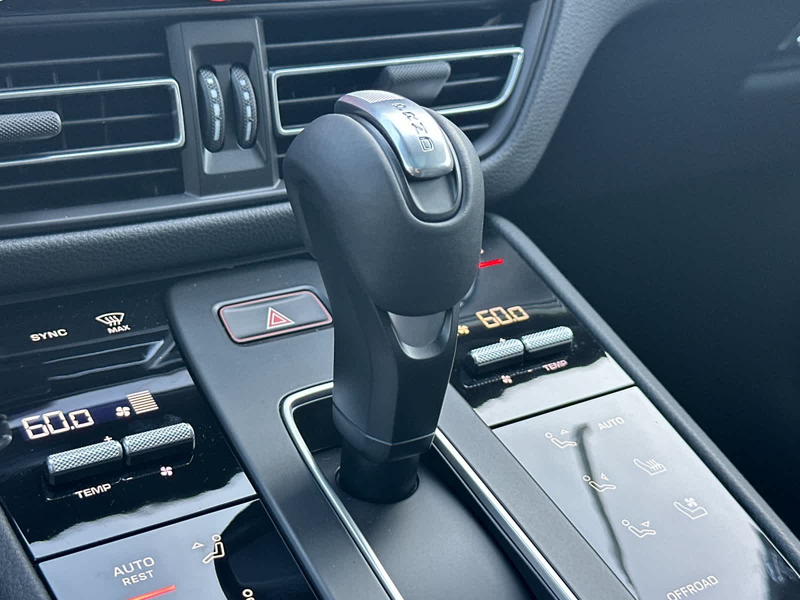 Thumbnail: 2026 Porsche Macan - 25