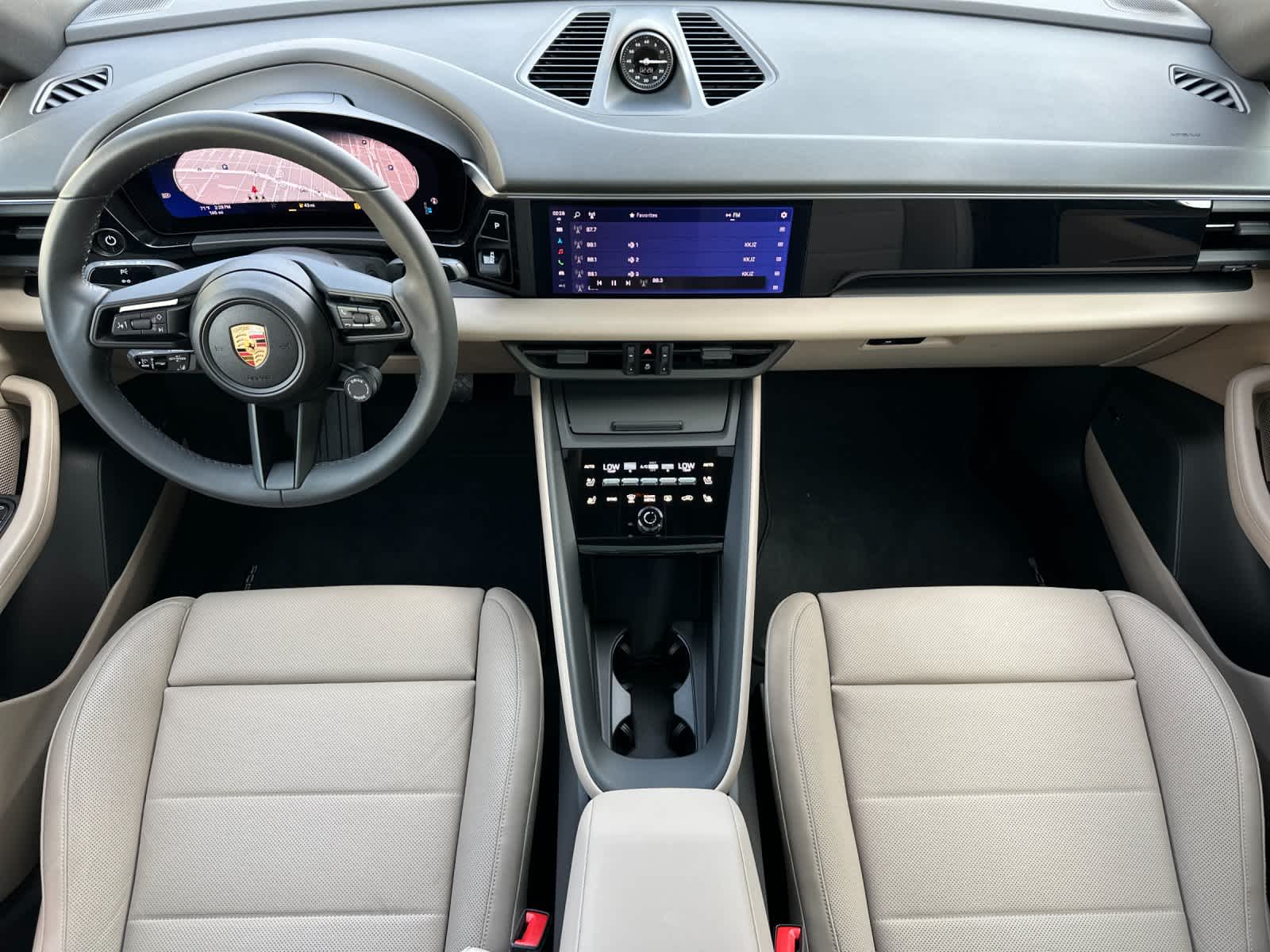 Thumbnail: 2025 Porsche Macan - 6