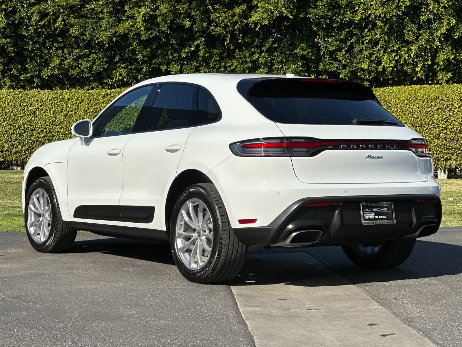 Thumbnail: 2025 Porsche Macan - 3
