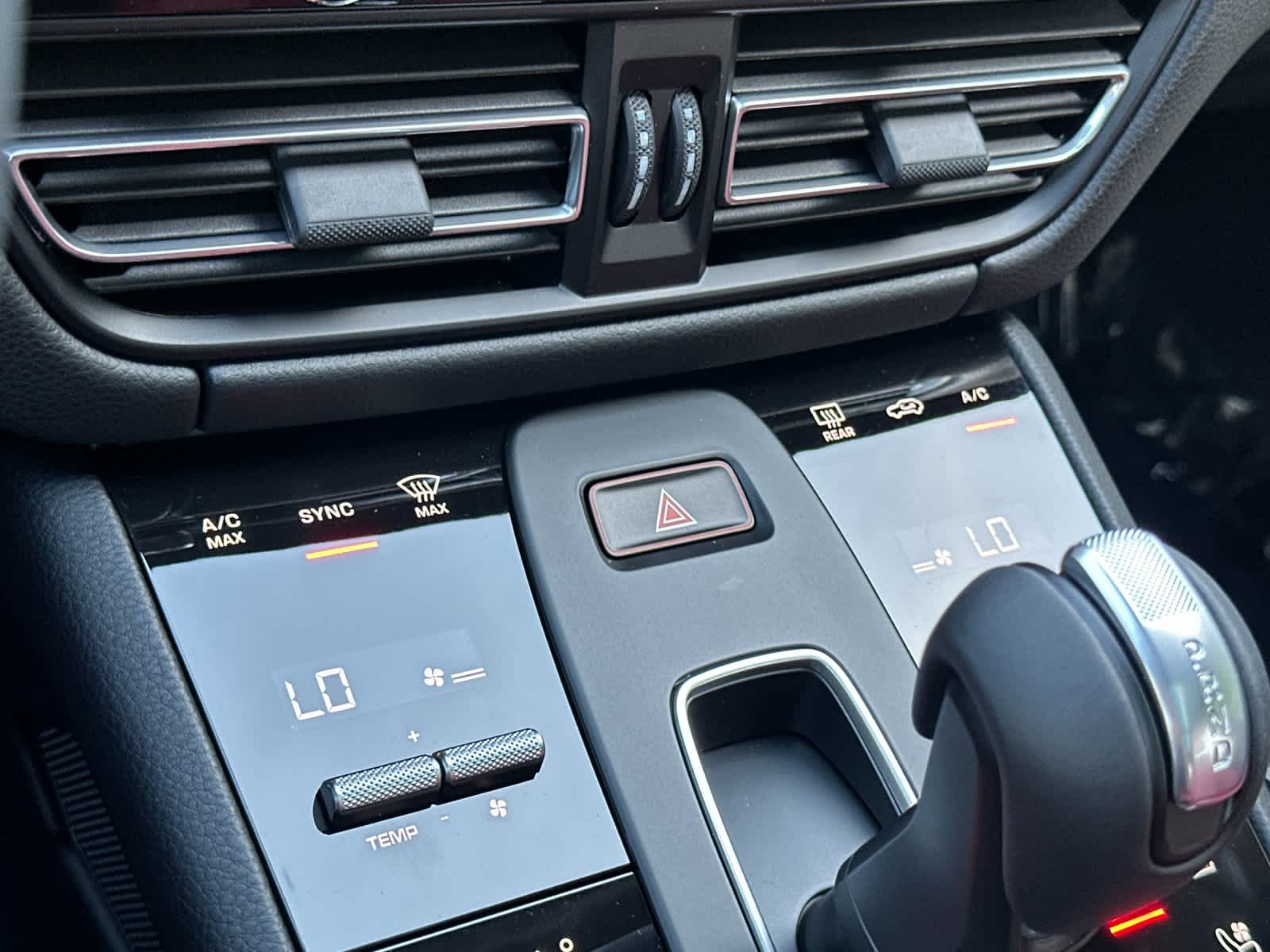 Thumbnail: 2026 Porsche Macan - 24