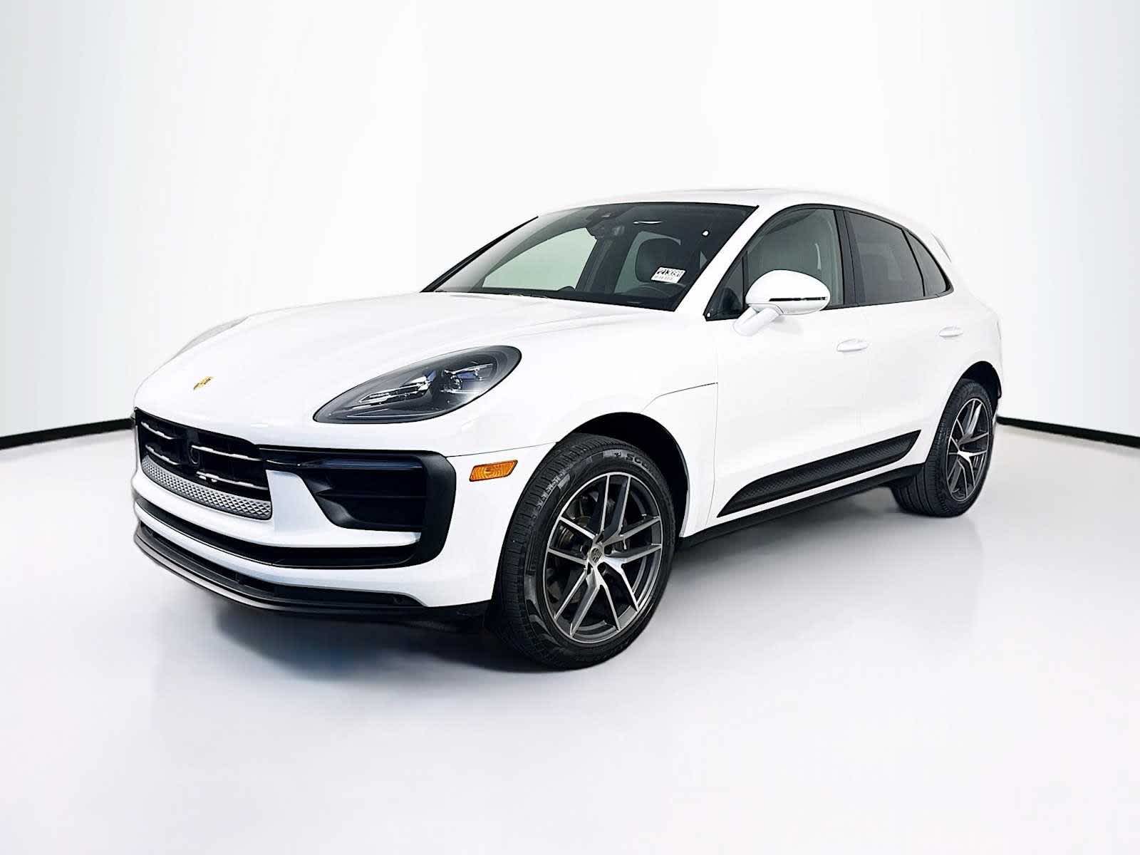 Thumbnail: 2024 Porsche Macan - 1