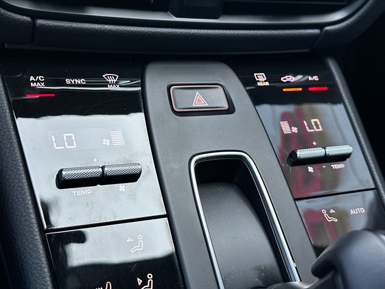 Thumbnail: 2025 Porsche Macan - 23