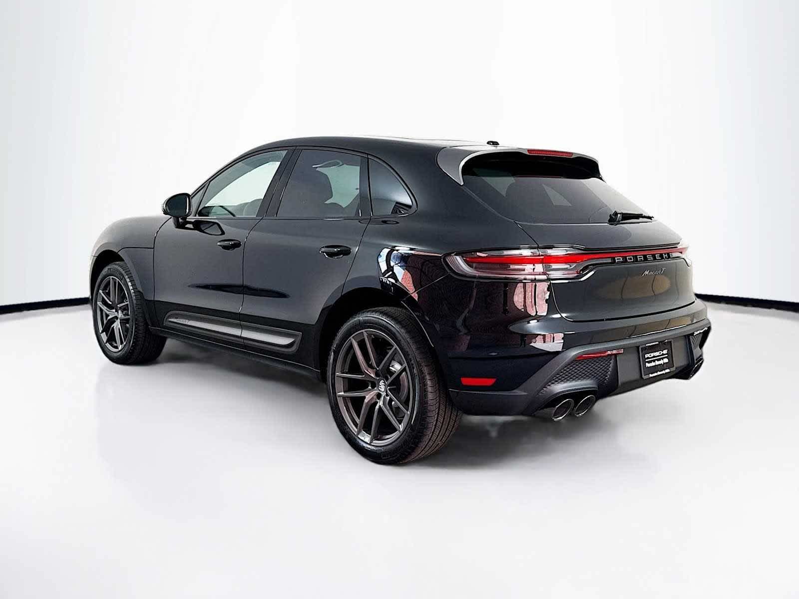 Thumbnail: 2025 Porsche Macan - 31