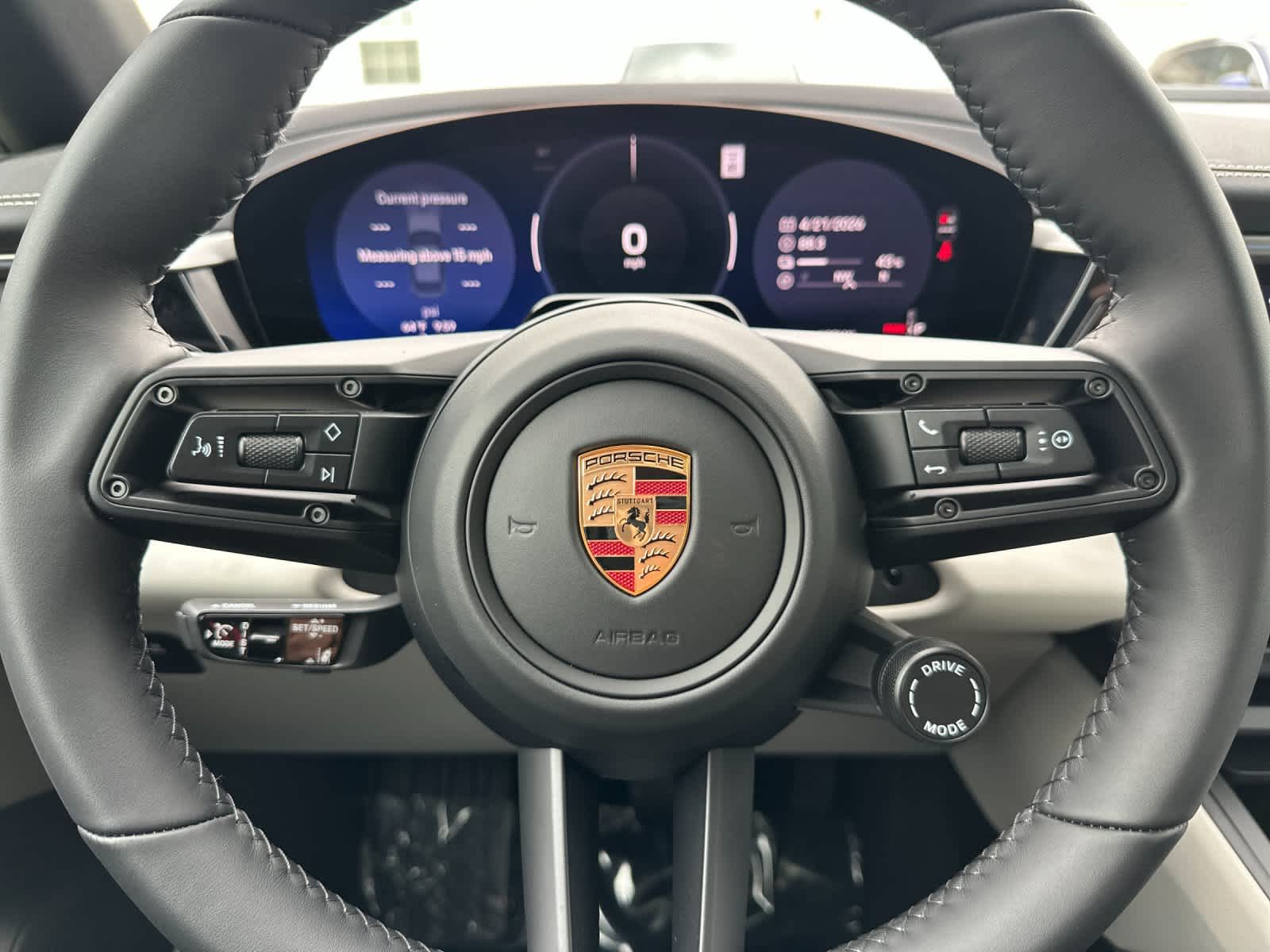 Thumbnail: 2026 Porsche Macan - 27