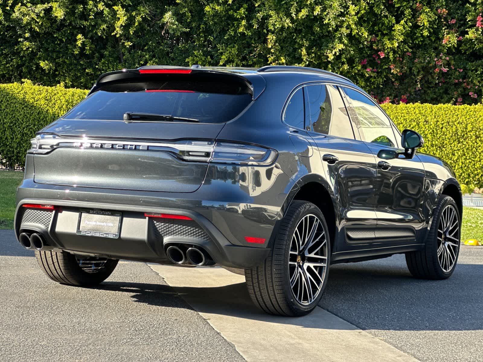 Thumbnail: 2026 Porsche Macan - 8