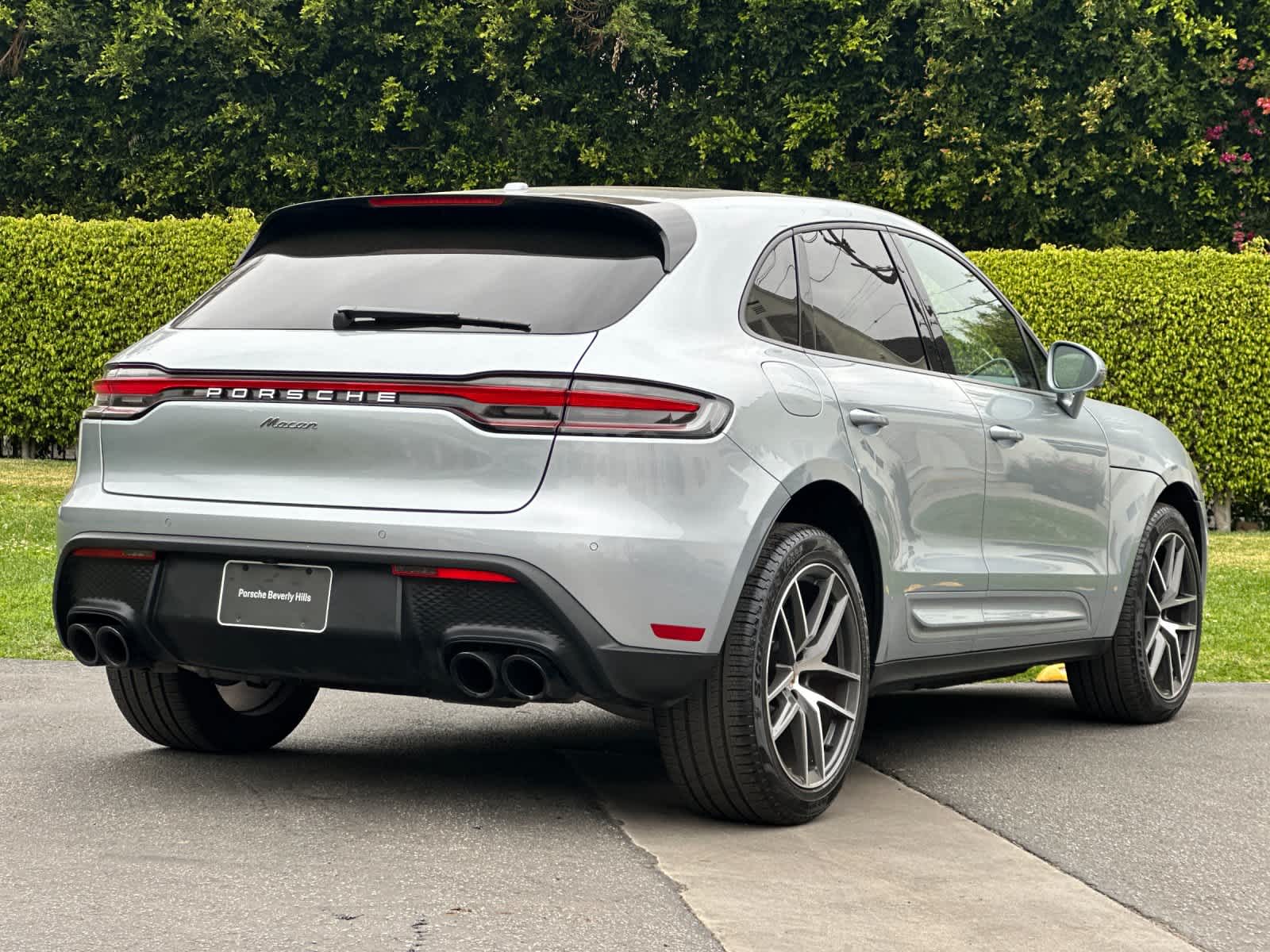 Thumbnail: 2025 Porsche Macan - 8