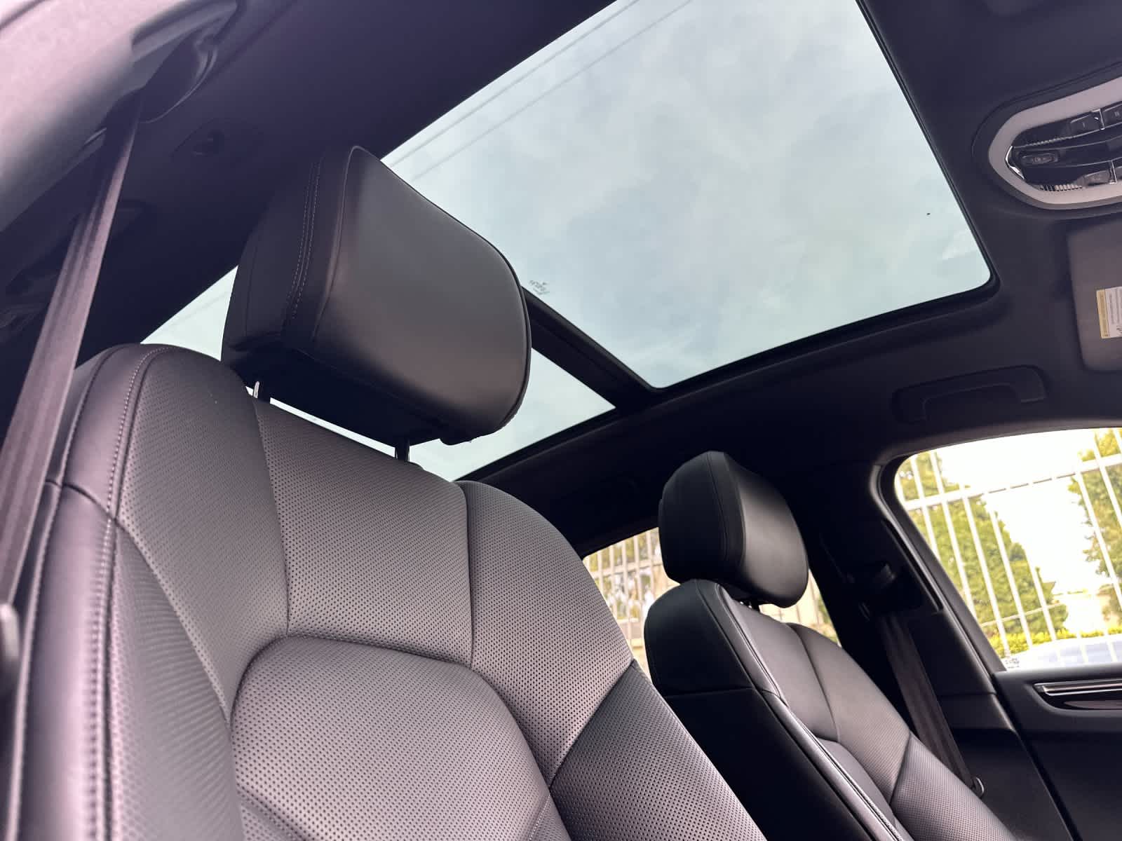 Thumbnail: 2025 Porsche Macan - 18