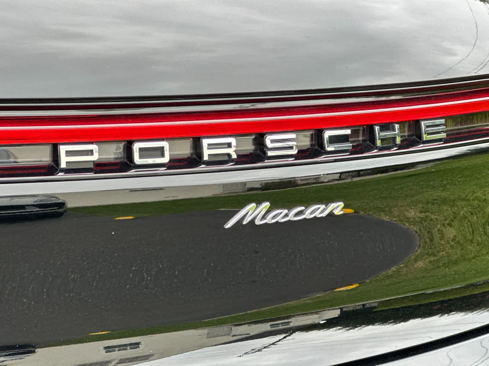 Thumbnail: 2025 Porsche Macan - 31