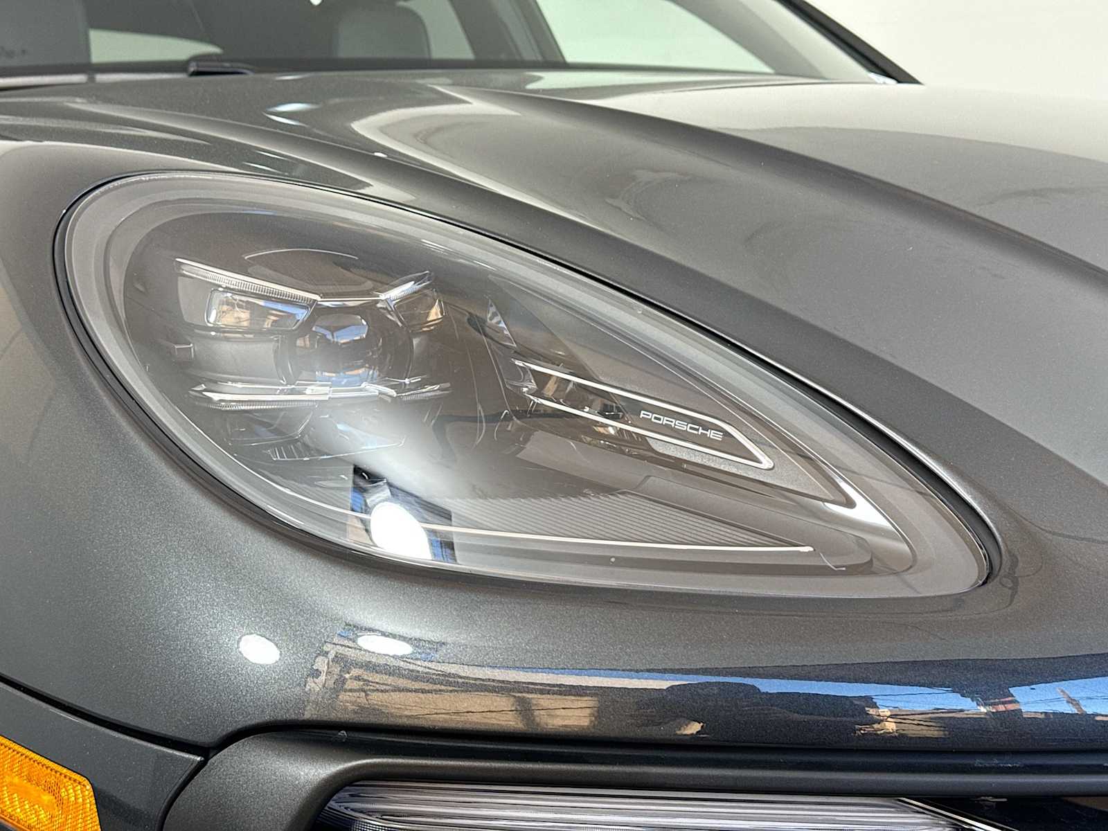 Thumbnail: 2022 Porsche Macan - 28