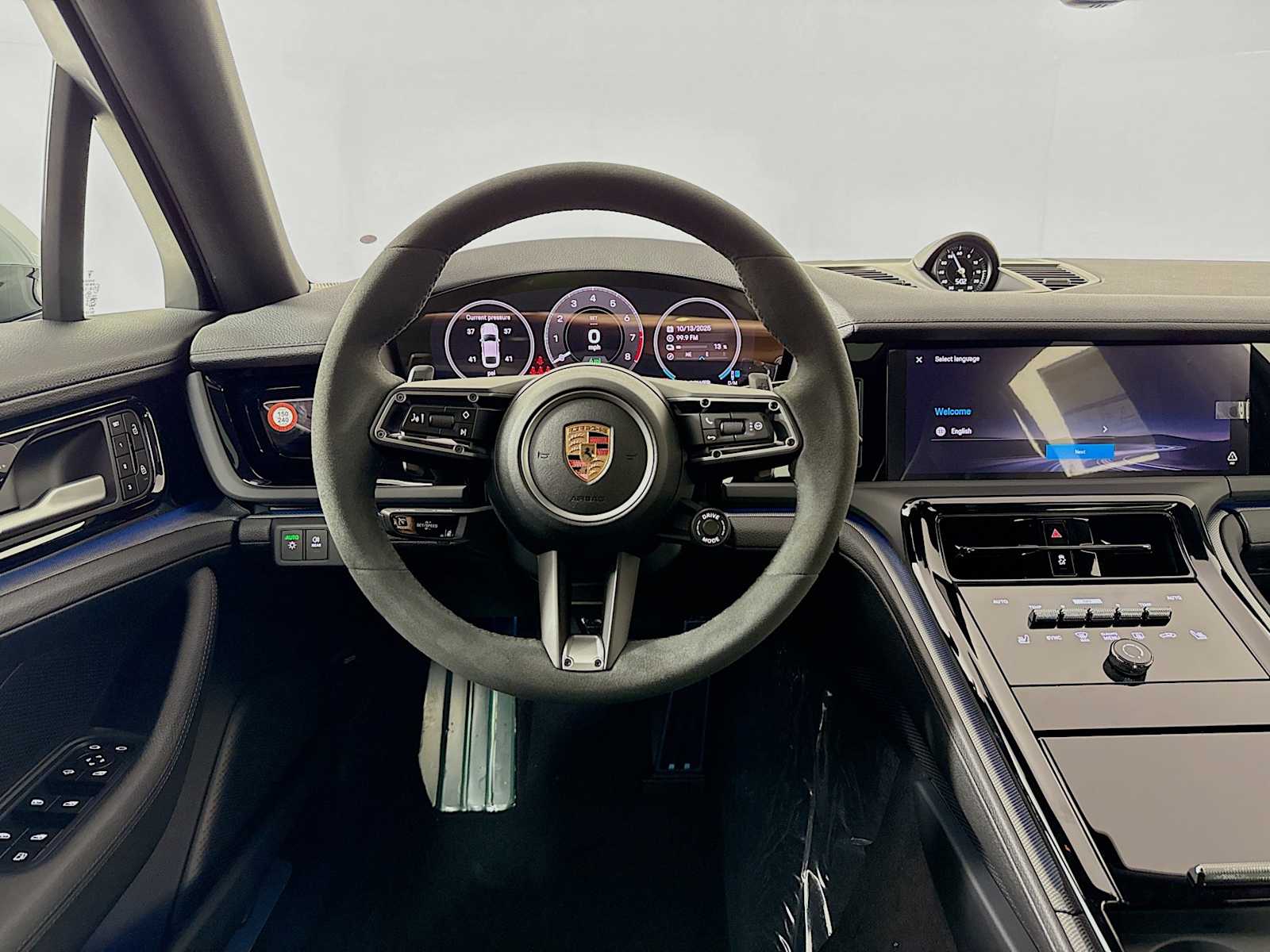 Thumbnail: 2026 Porsche Panamera - 18