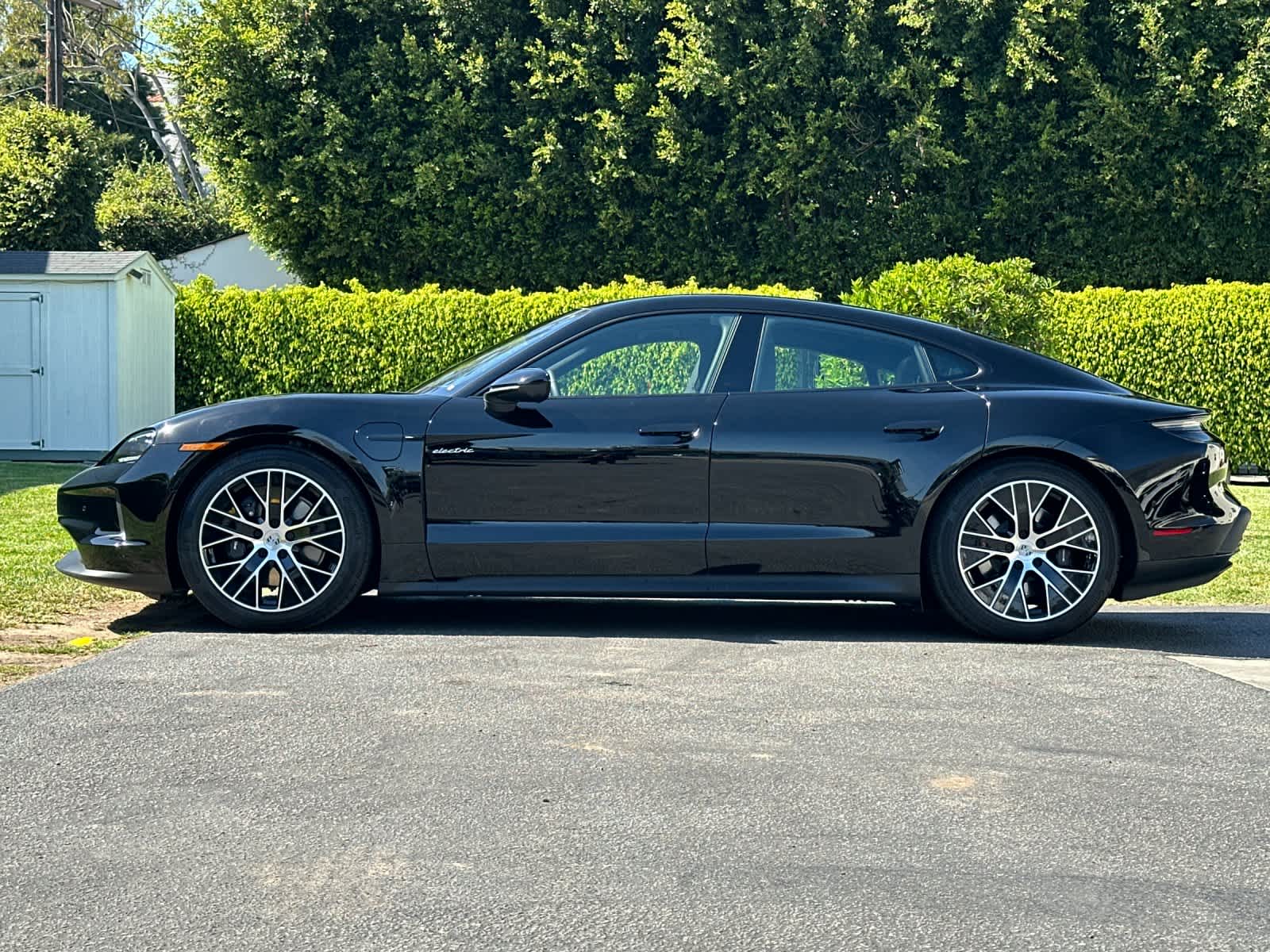 Thumbnail: 2026 Porsche Taycan - 2