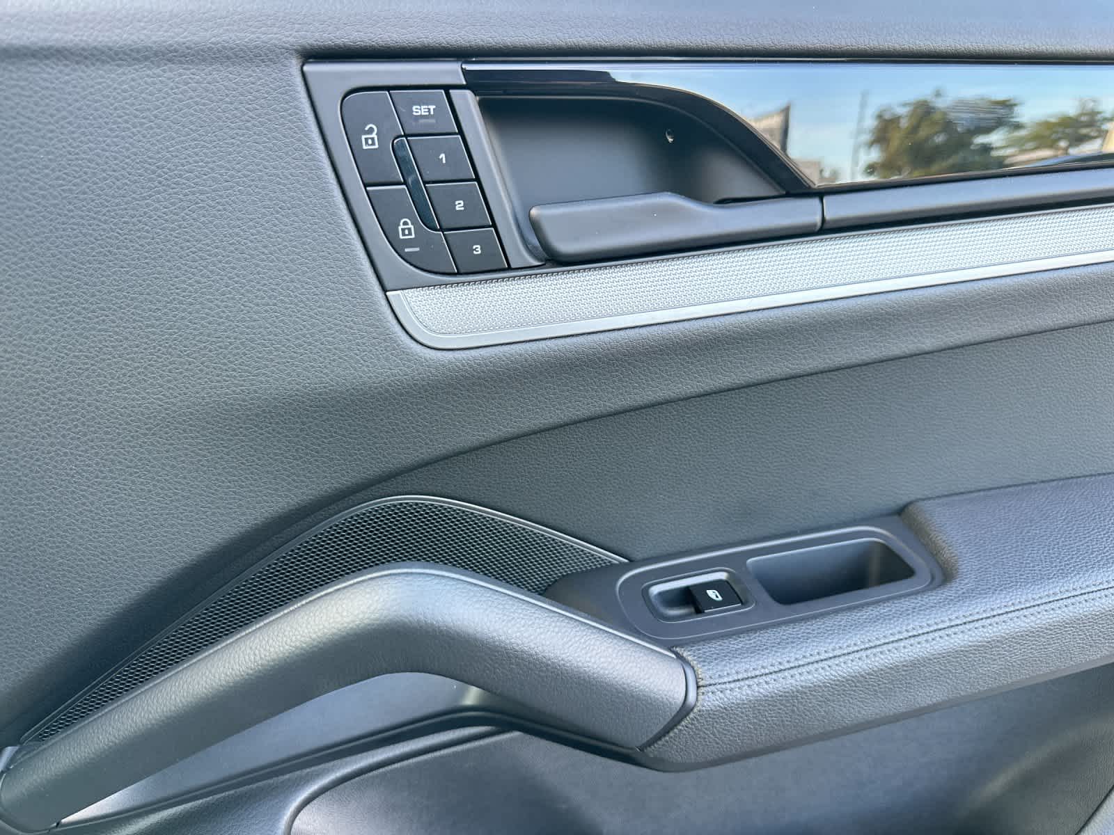 Thumbnail: 2025 Porsche Cayenne - 19