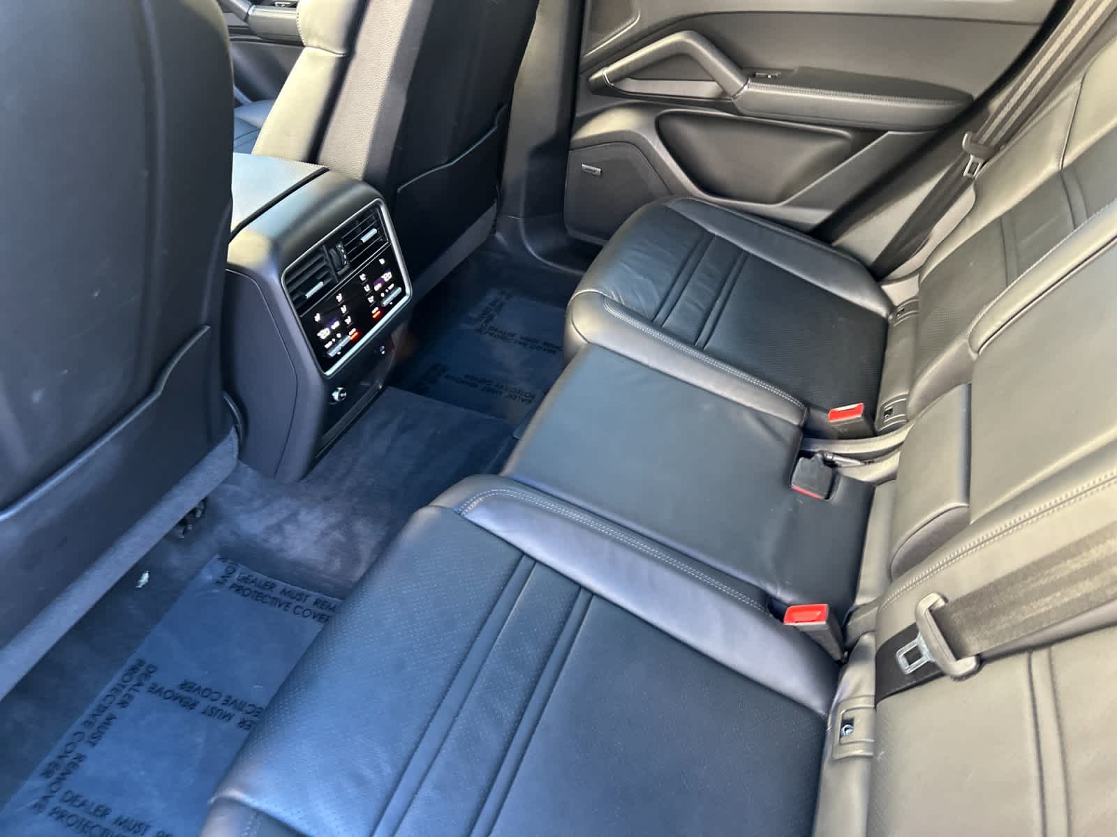 Thumbnail: 2022 Porsche Cayenne - 26