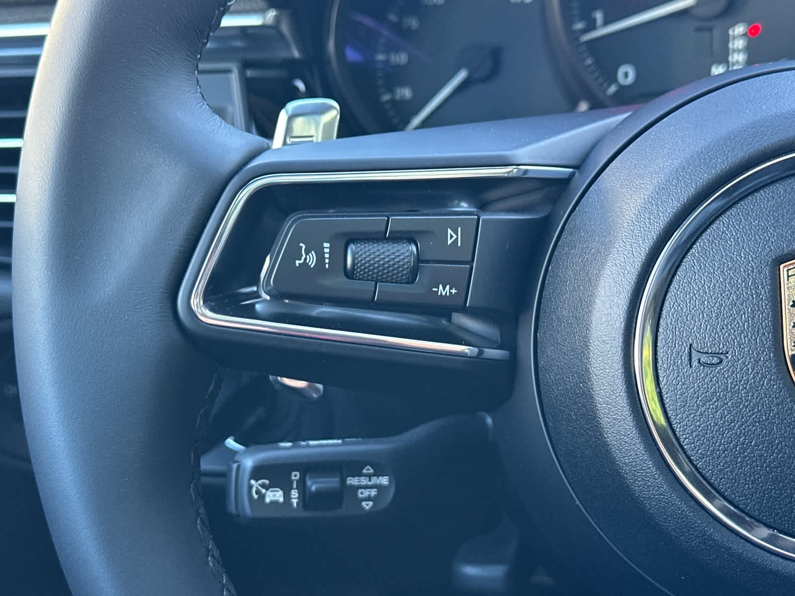 Thumbnail: 2026 Porsche Macan - 27