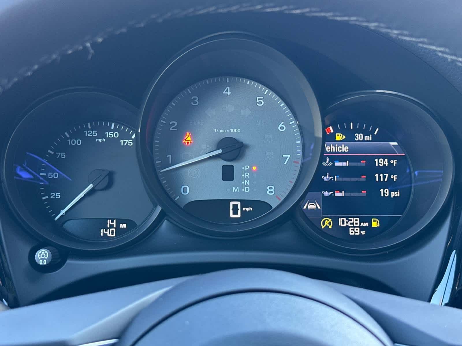 Thumbnail: 2026 Porsche Macan - 29