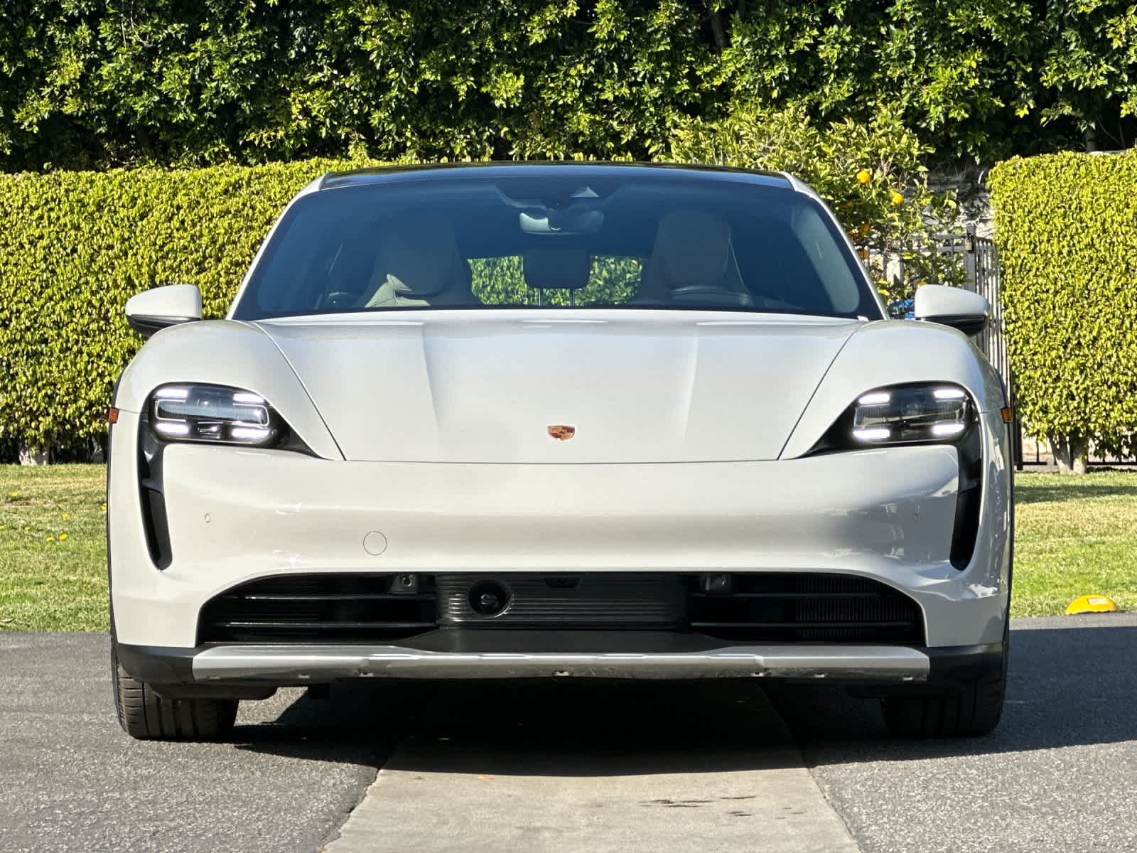 Thumbnail: 2022 Porsche Taycan - 11