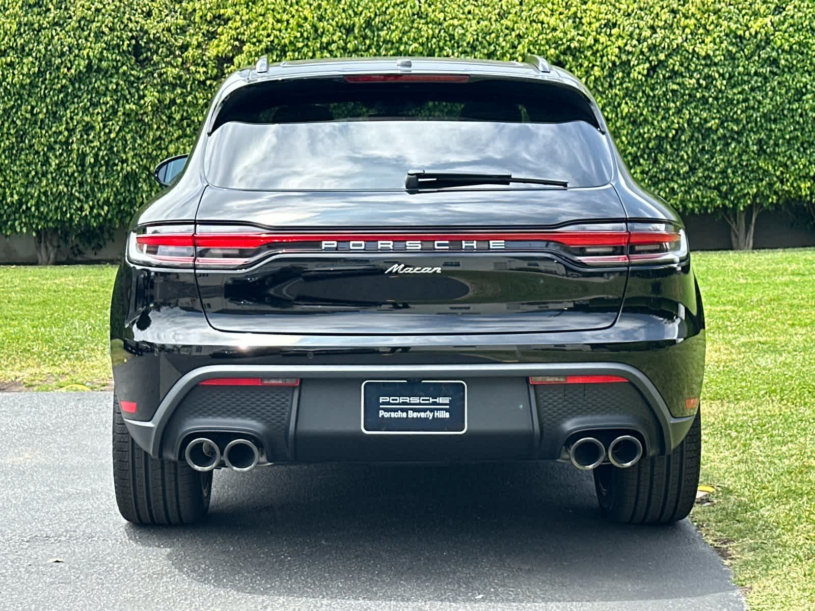 Thumbnail: 2026 Porsche Macan - 7
