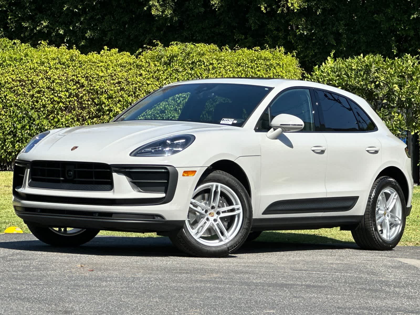 2025 Porsche Macan Base