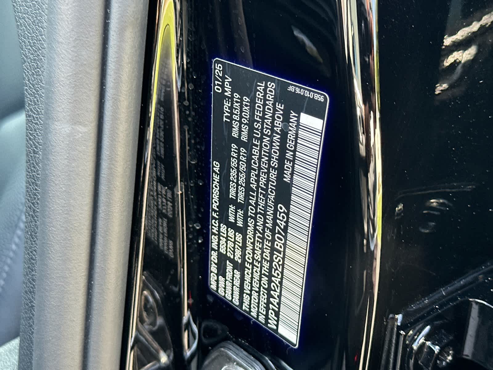 Thumbnail: 2025 Porsche Macan - 32