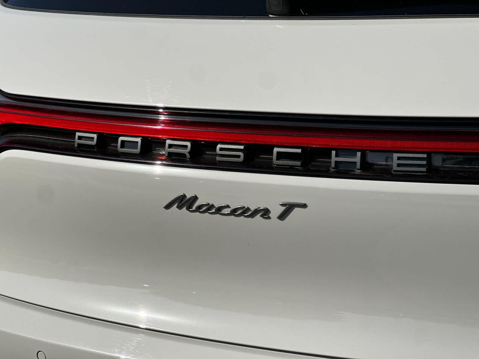 Thumbnail: 2025 Porsche Macan - 31