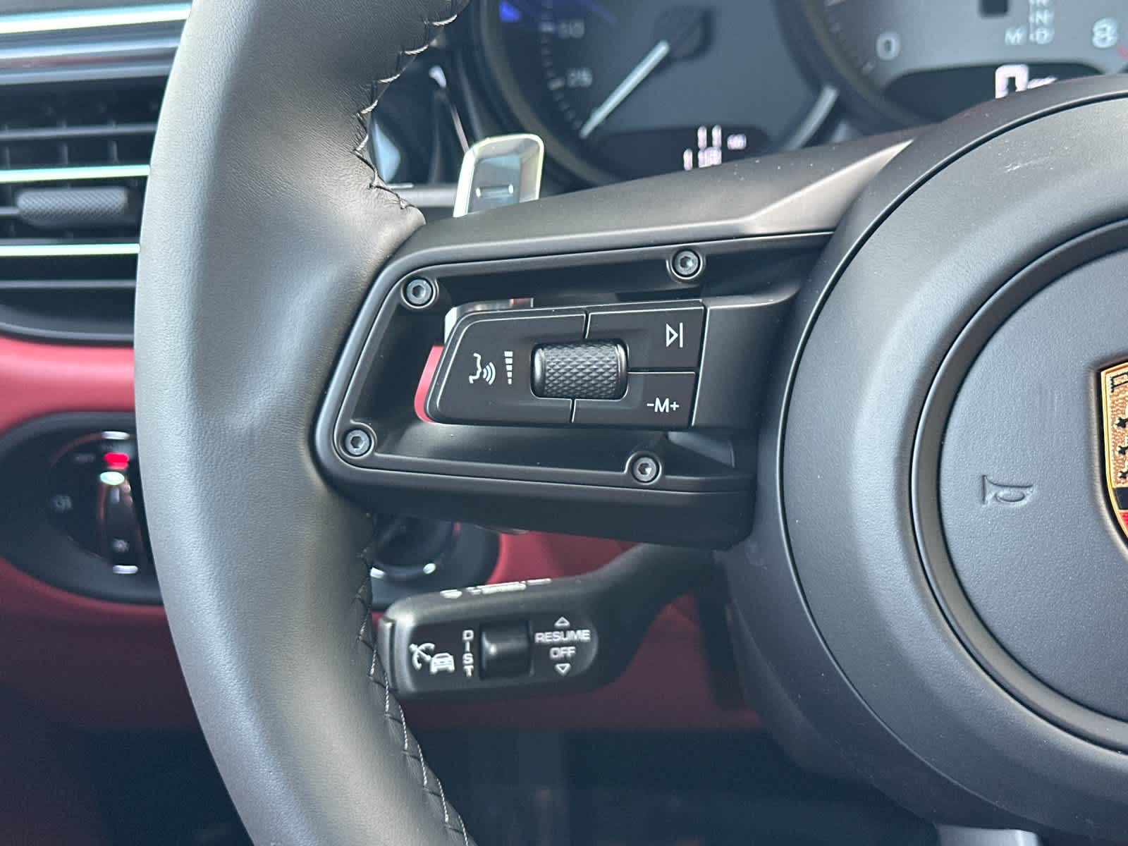 Thumbnail: 2026 Porsche Macan - 27