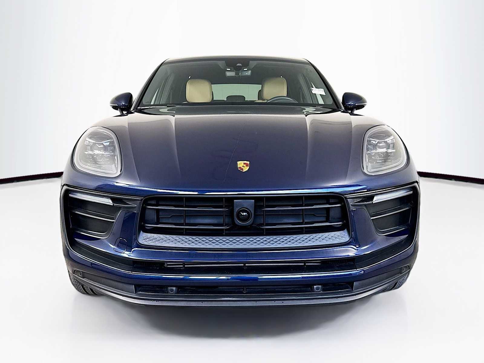 Thumbnail: 2022 Porsche Macan - 6