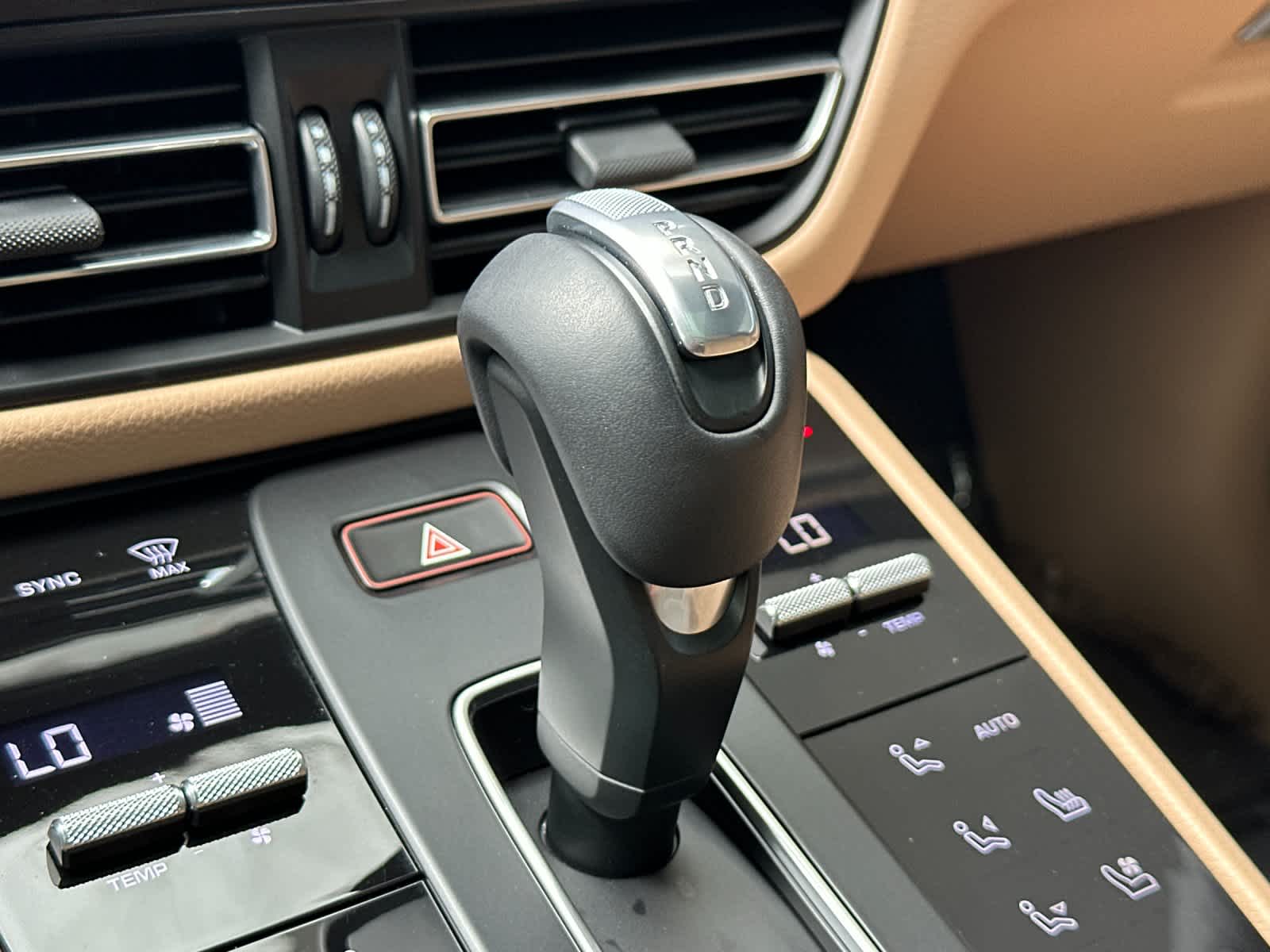 Thumbnail: 2025 Porsche Macan - 24