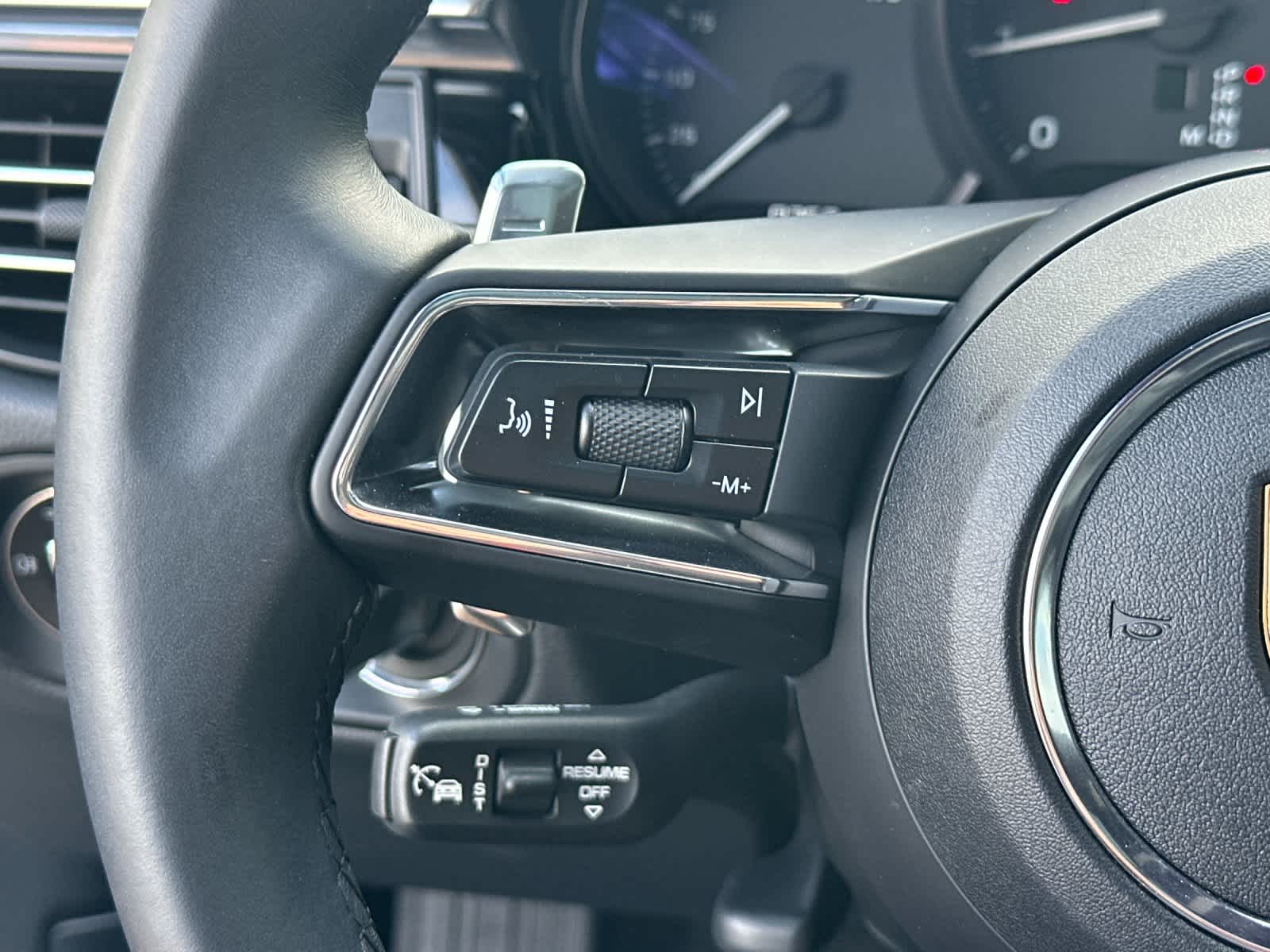 Thumbnail: 2025 Porsche Macan - 26