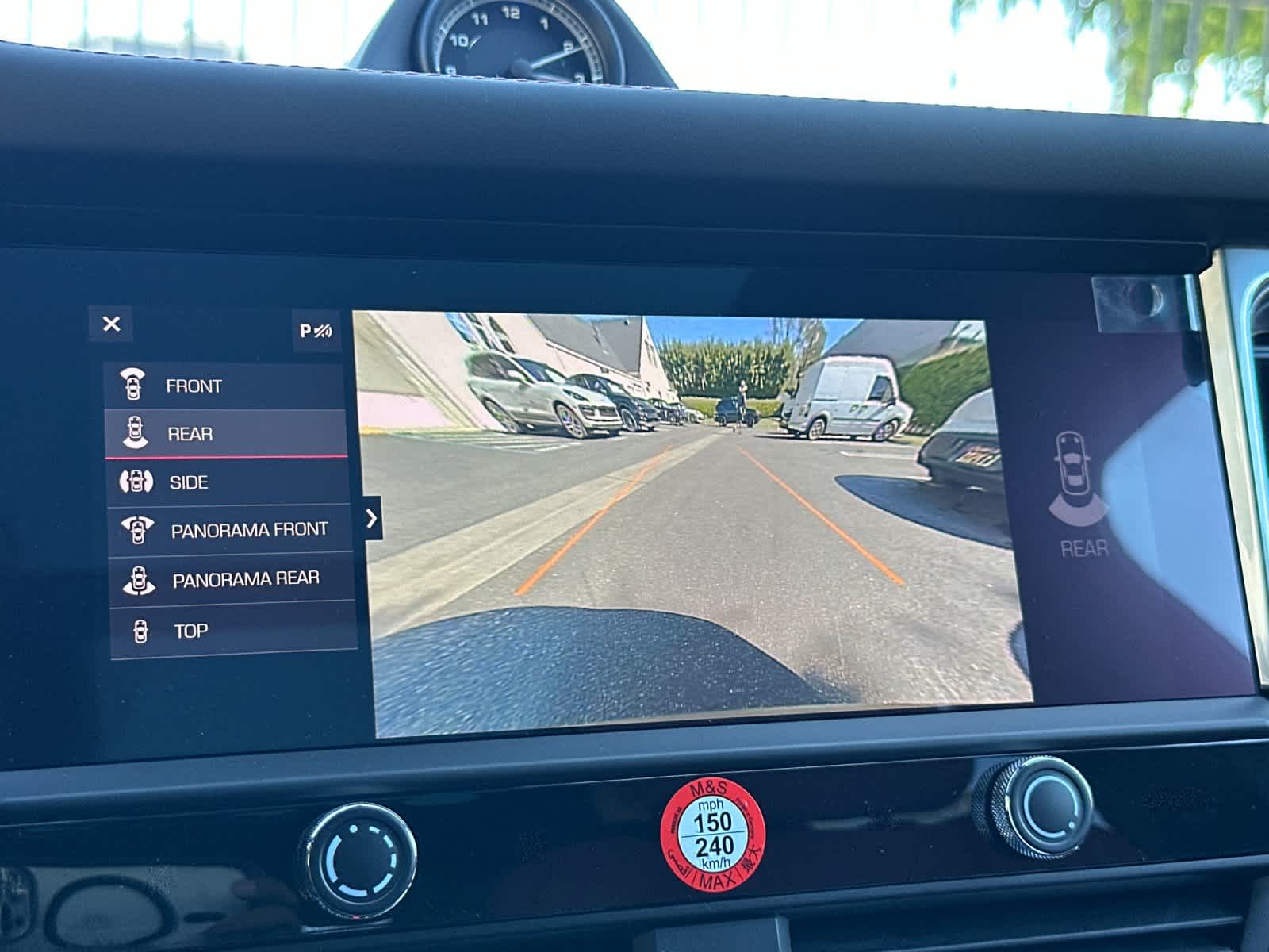 Thumbnail: 2026 Porsche Macan - 22