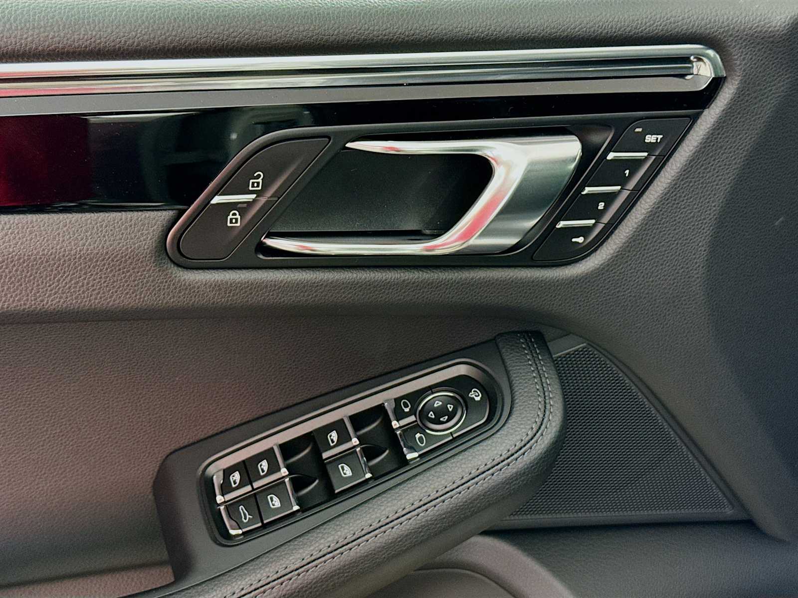 Thumbnail: 2026 Porsche Macan - 14