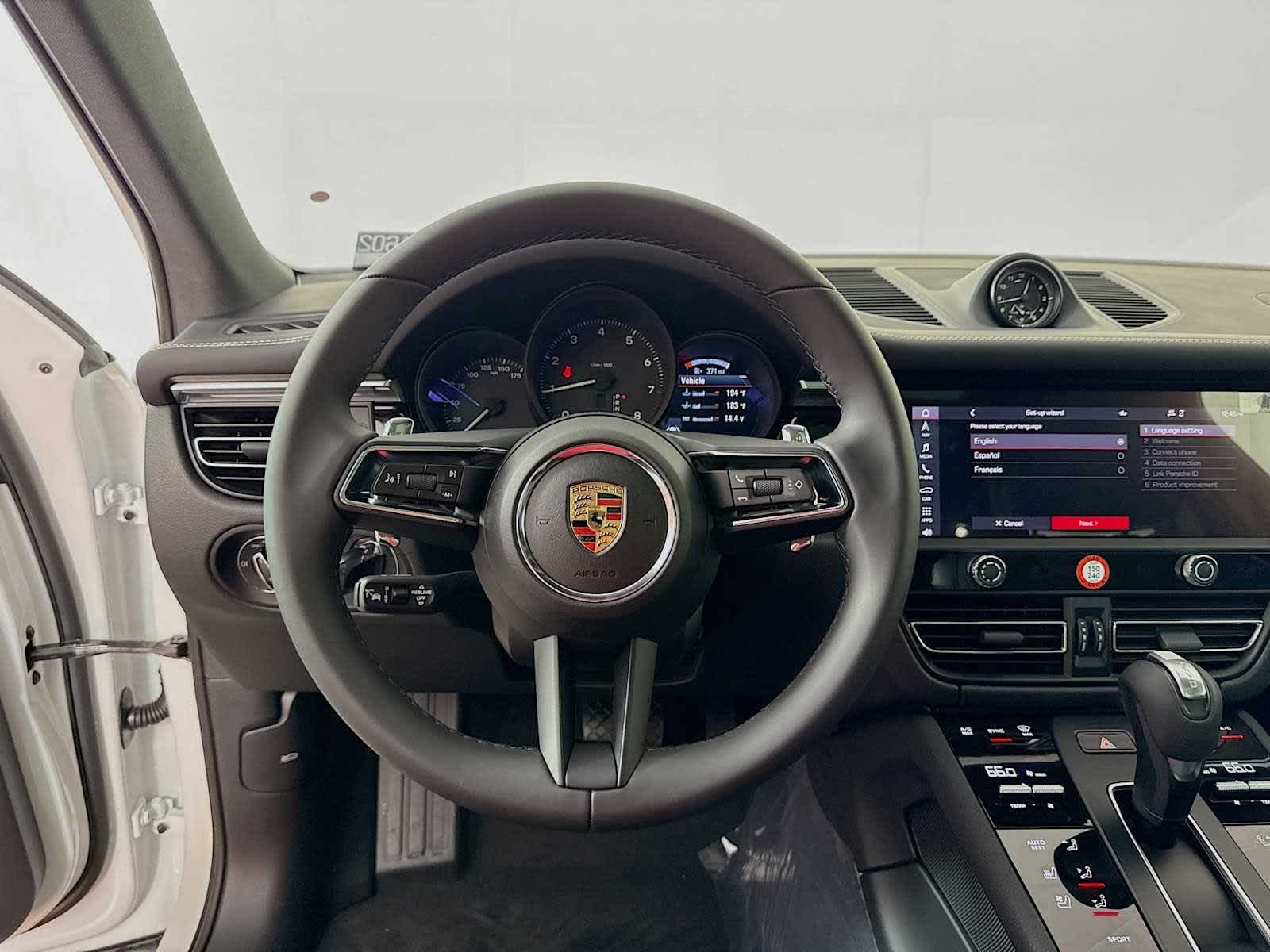 Thumbnail: 2026 Porsche Macan - 12