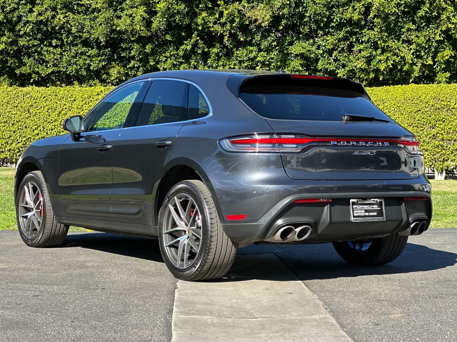 Thumbnail: 2025 Porsche Macan - 3