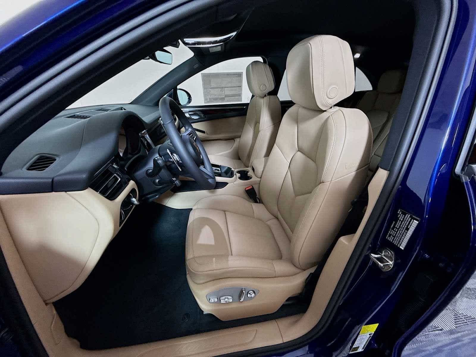 Thumbnail: 2025 Porsche Macan - 5