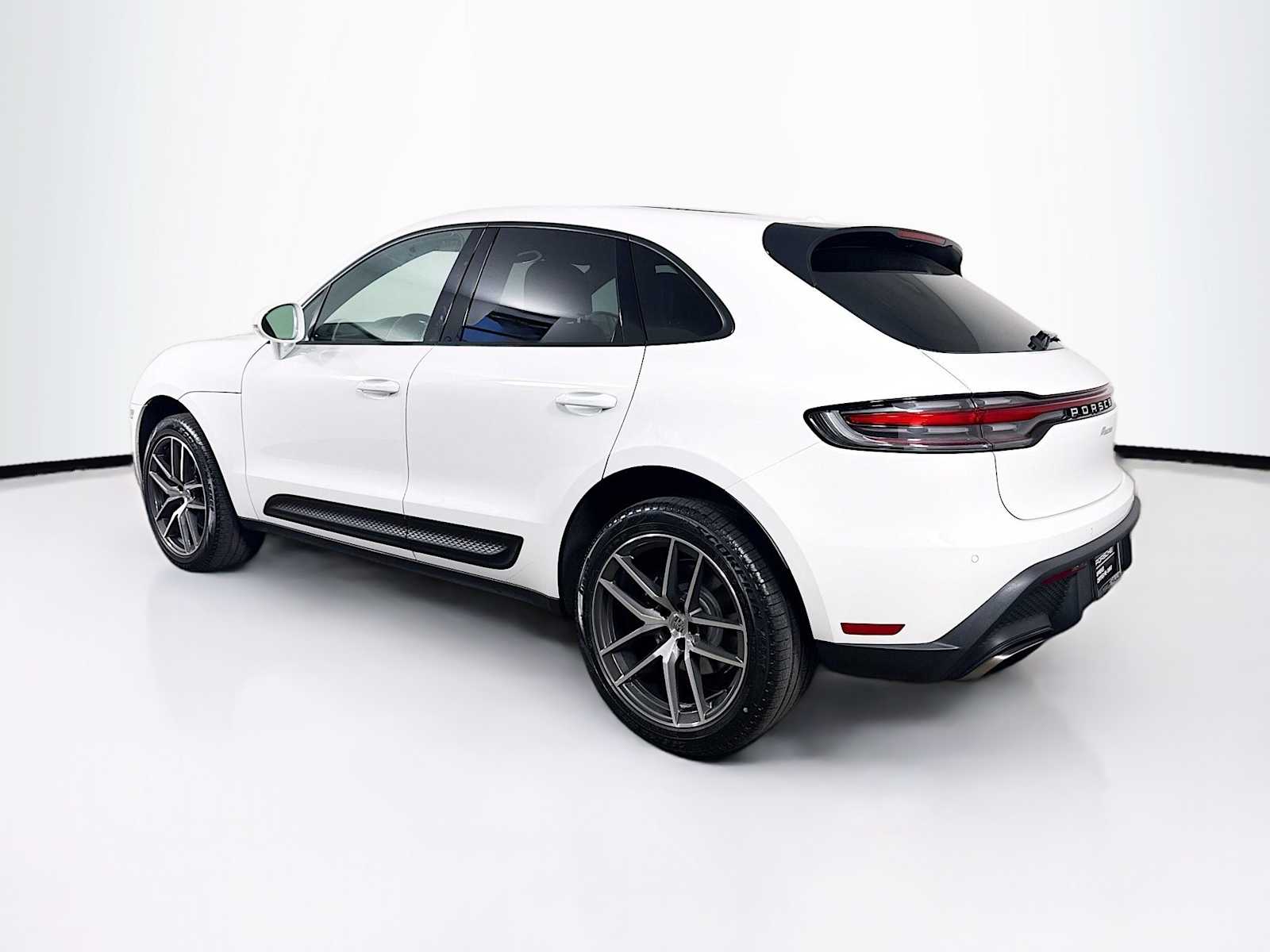 Thumbnail: 2024 Porsche Macan - 3