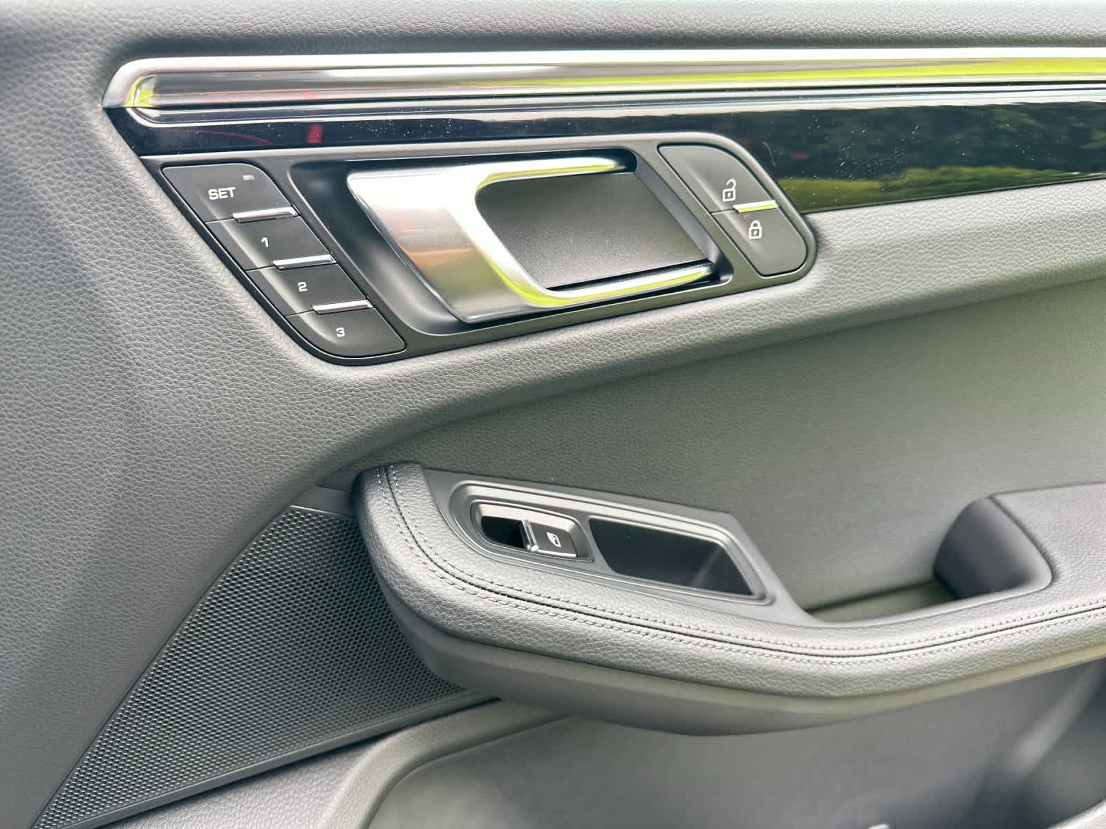 Thumbnail: 2026 Porsche Macan - 19