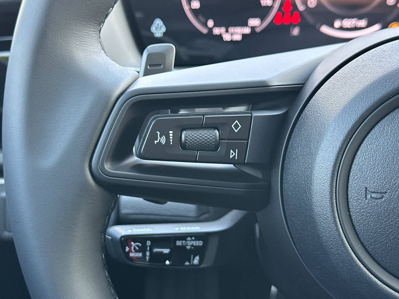 Thumbnail: 2026 Porsche Panamera - 28