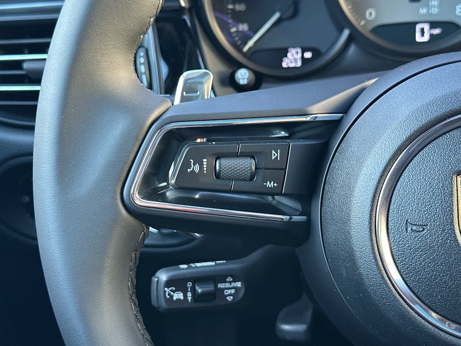 Thumbnail: 2025 Porsche Macan - 27