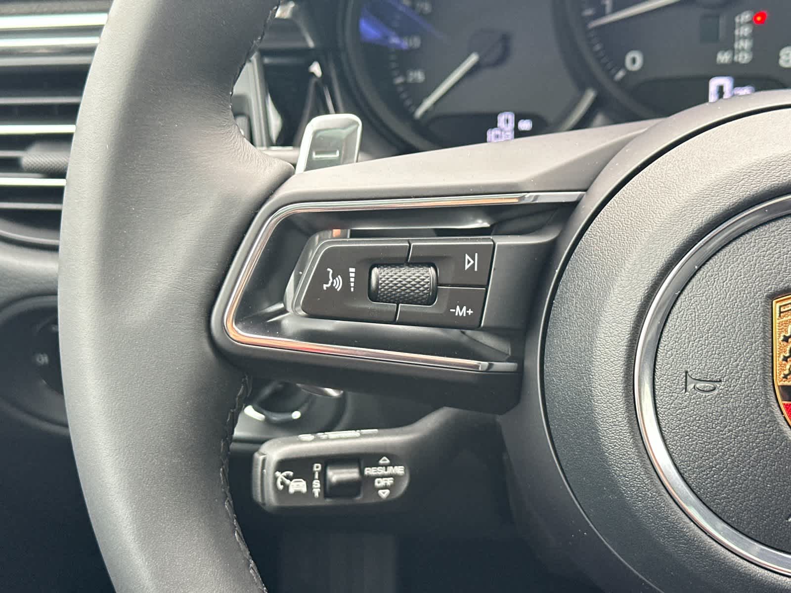 Thumbnail: 2026 Porsche Macan - 27